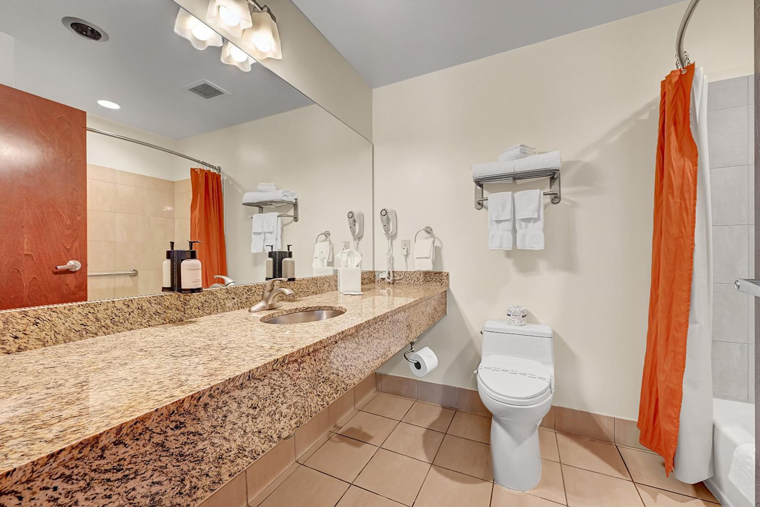 Deluxe King Room photo 2