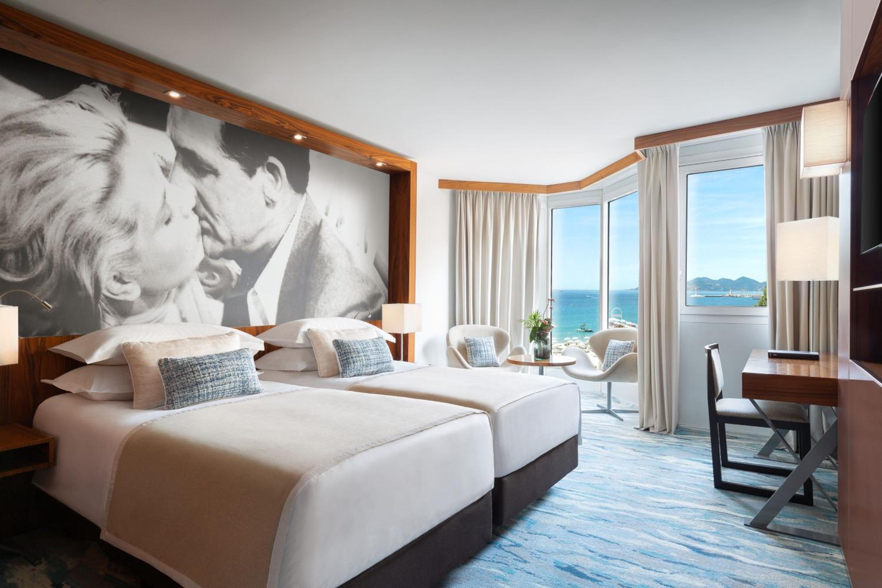 Deluxe Twin Room with Sea View - Photo 1