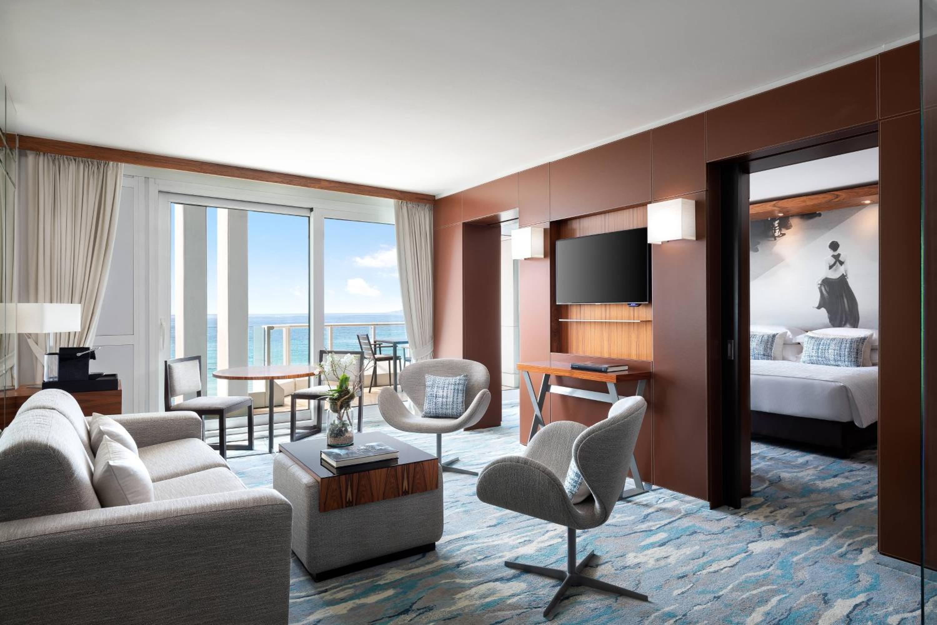 Luxury Suite with Sea View - Photo 6