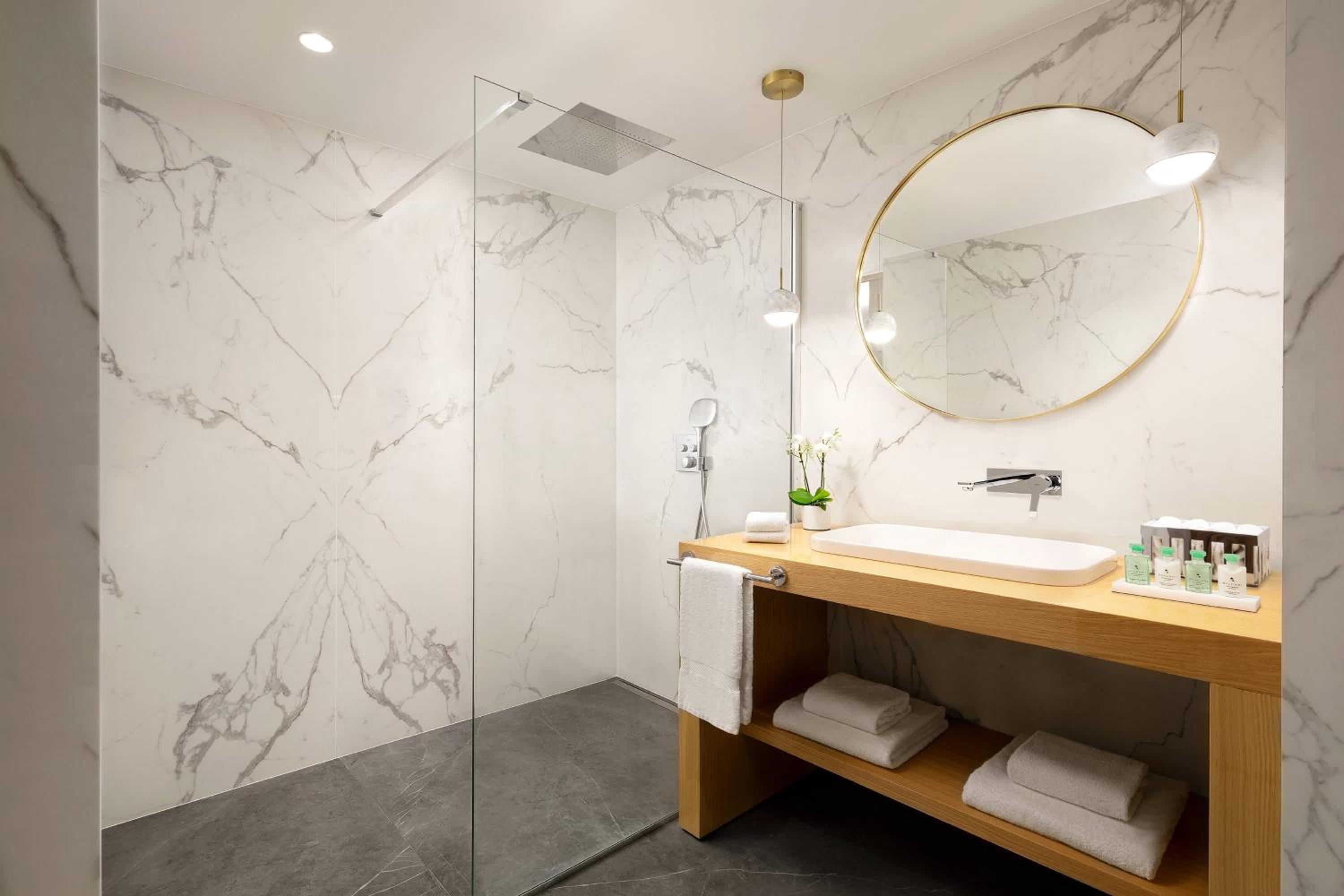 One Bedroom Suite  - Photo 10
