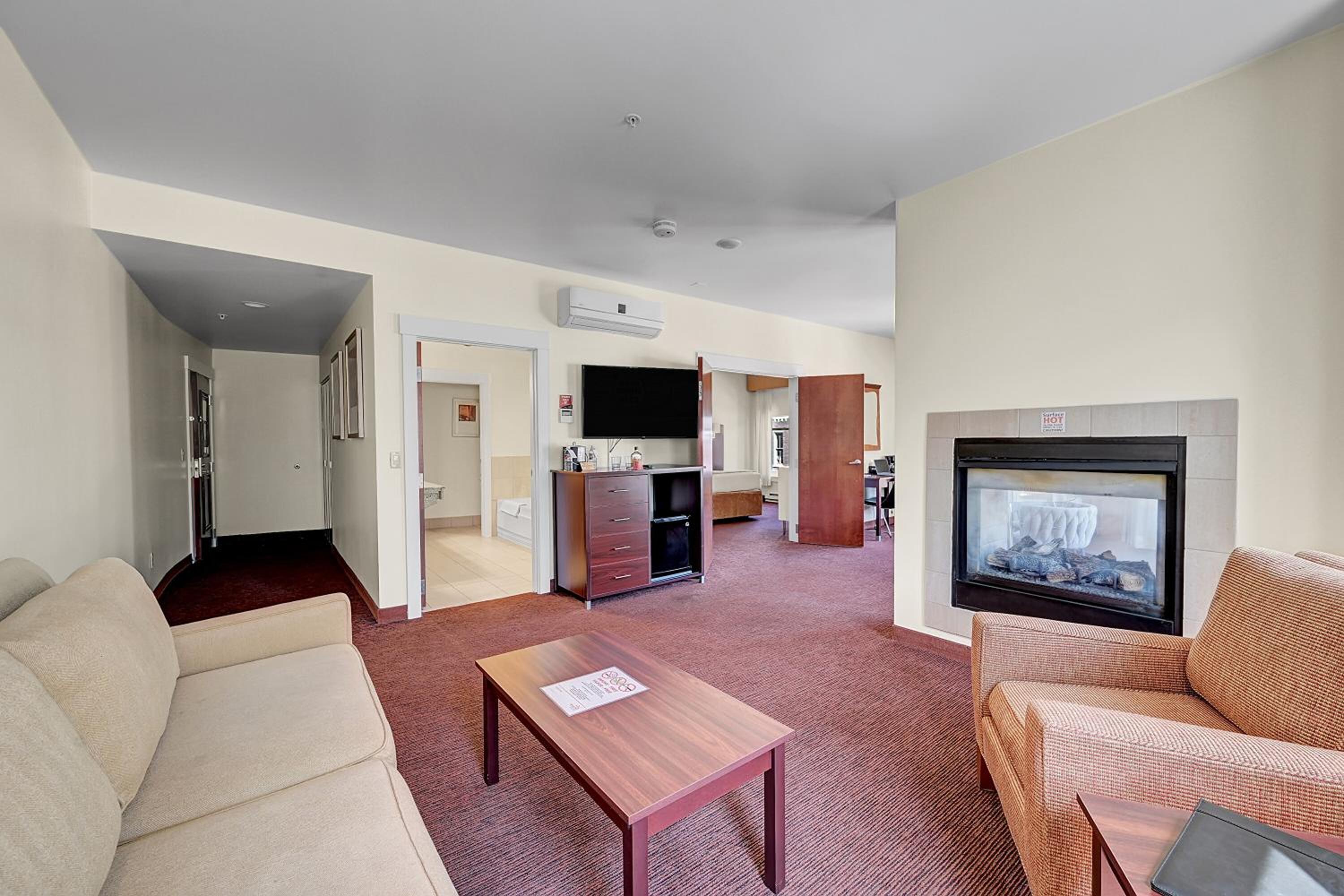Deluxe Suite photo 1