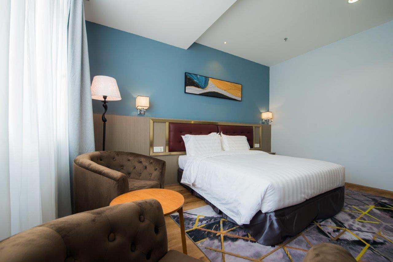 Deluxe Queen Room - Photo 3