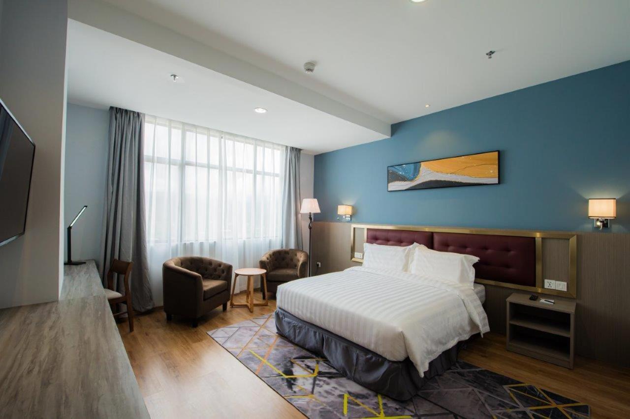 Deluxe Queen Room - Photo 4