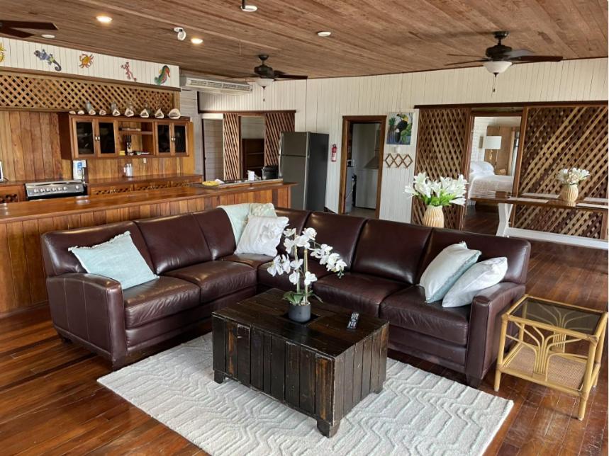 Three-Bedroom House photo 3