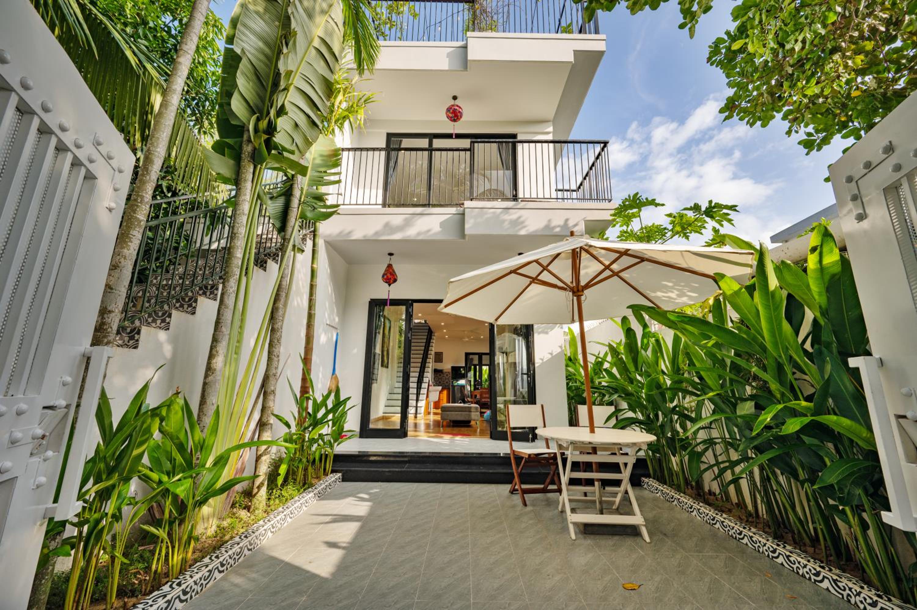 Villa - Beach Front photo 1