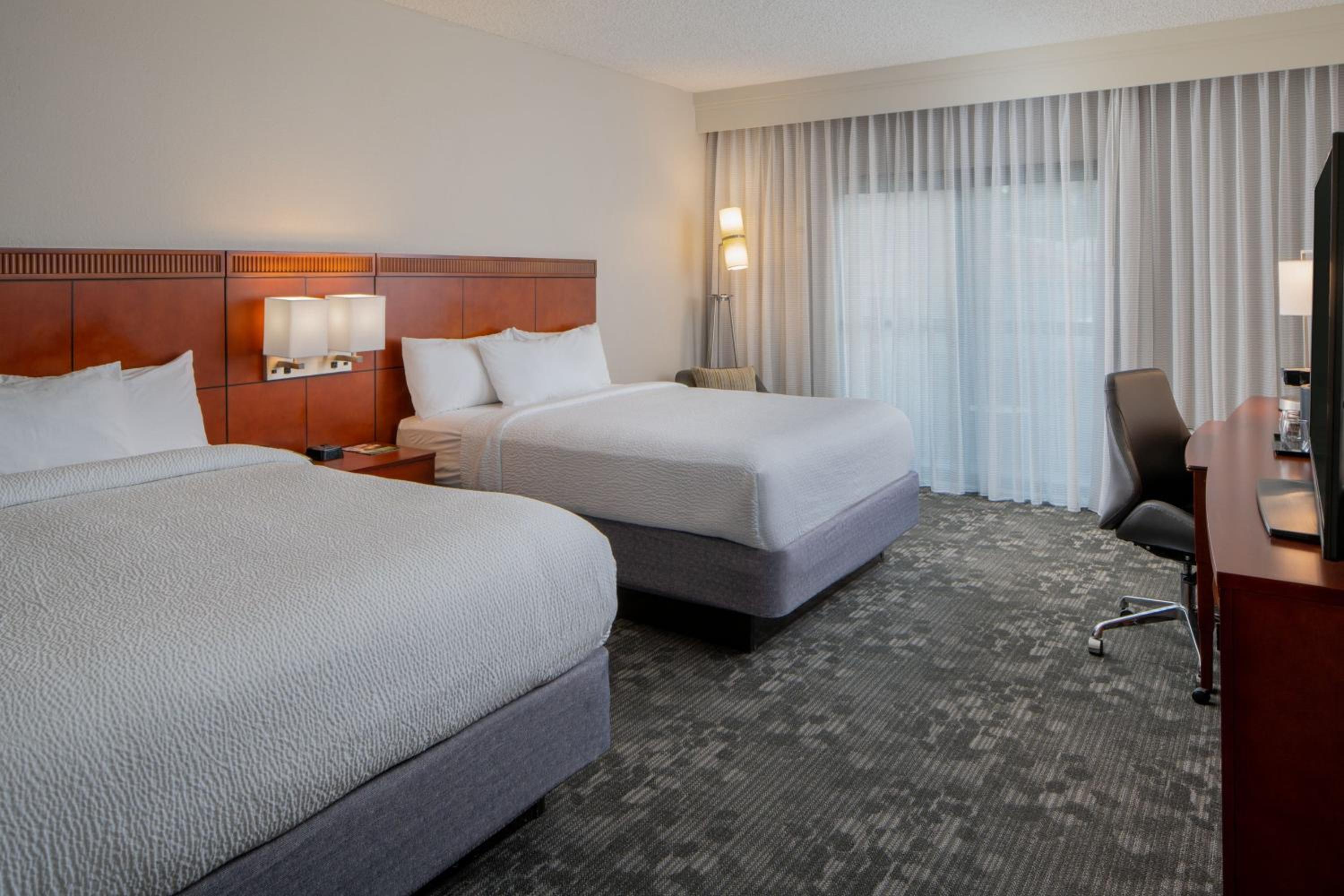 Queen Room with Two Queen Beds - Photo 1