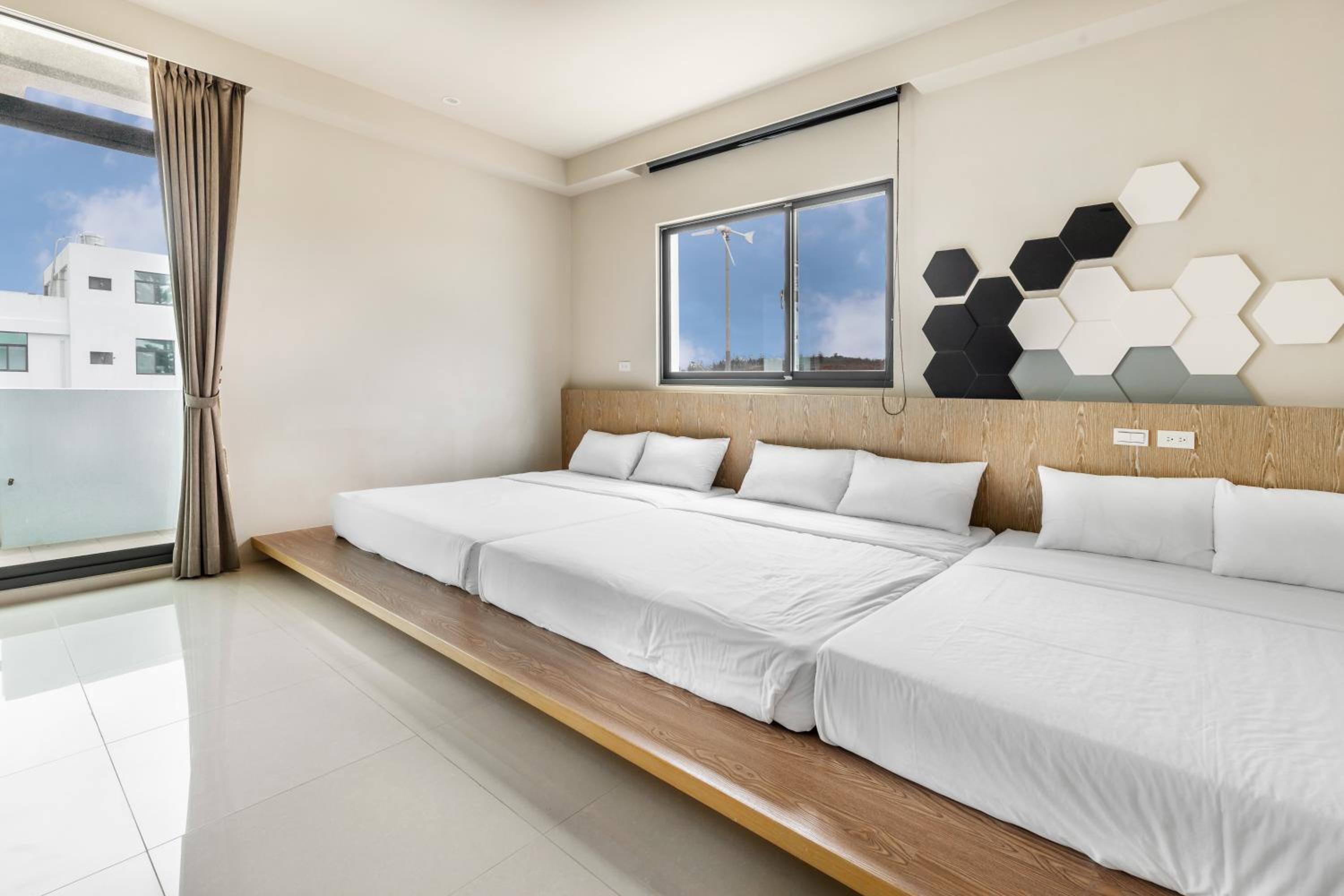 Family Room with Balcony photo 1