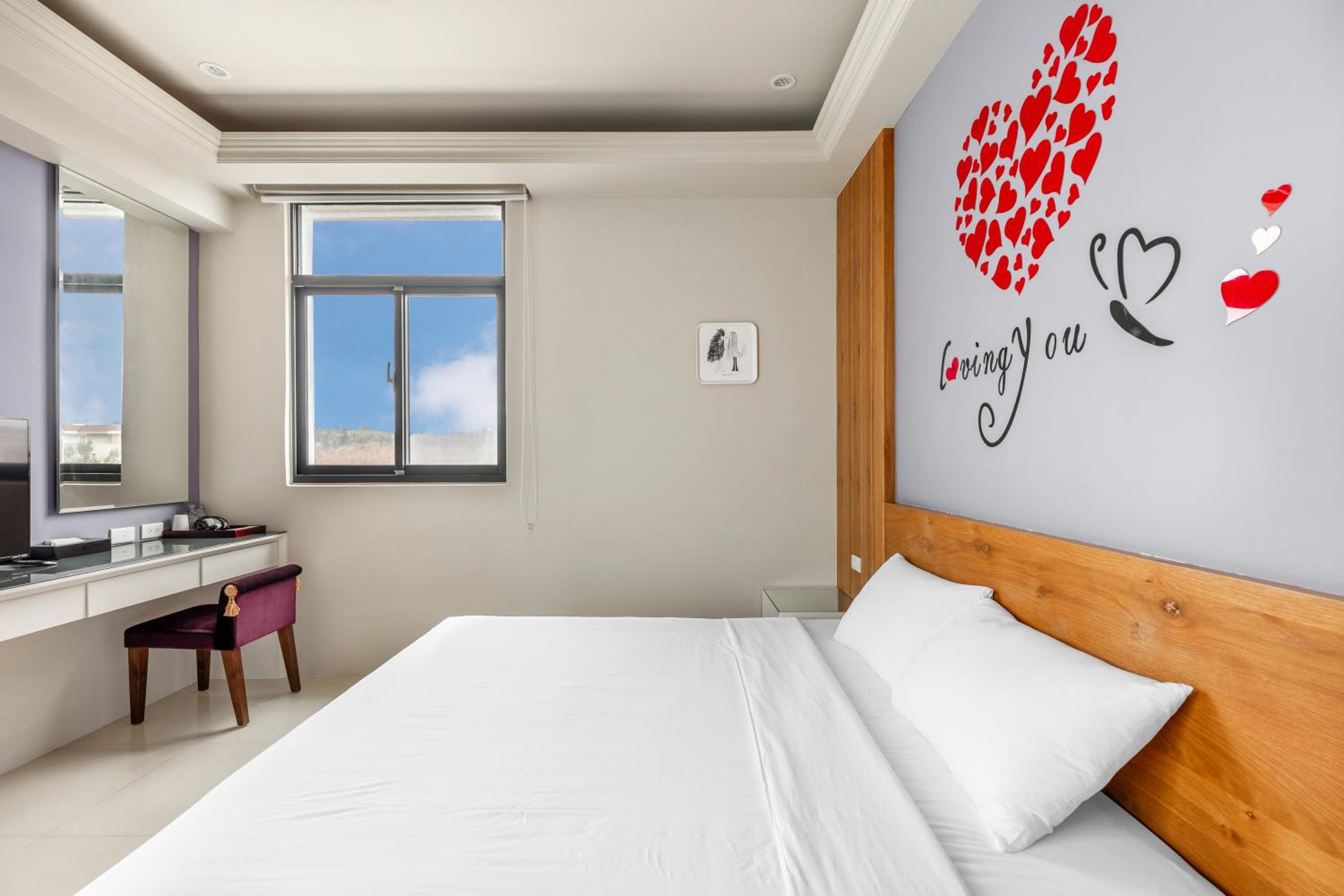 Deluxe Double Room with Balcony photo 3