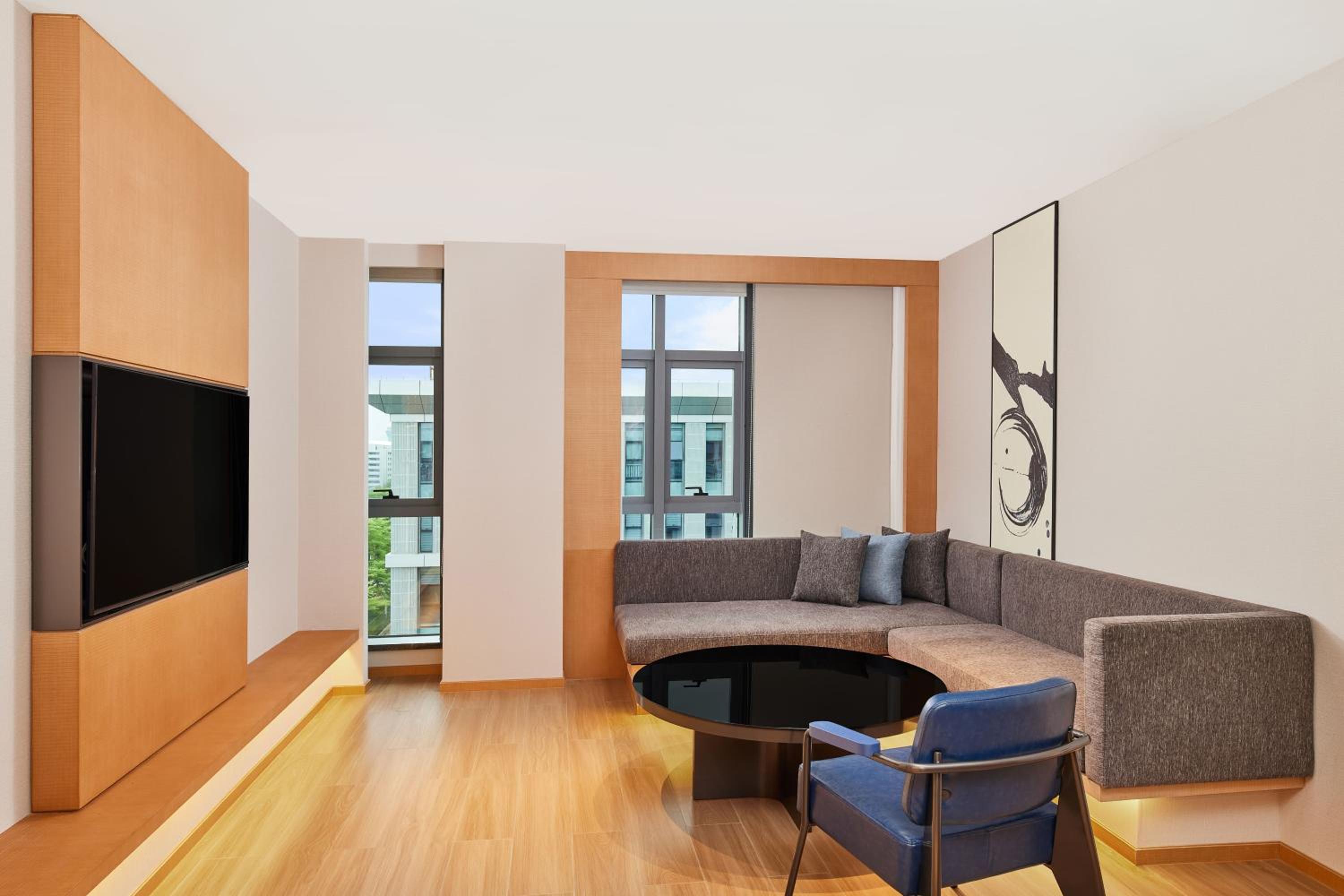 One-Bedroom Executive King Suite photo 3