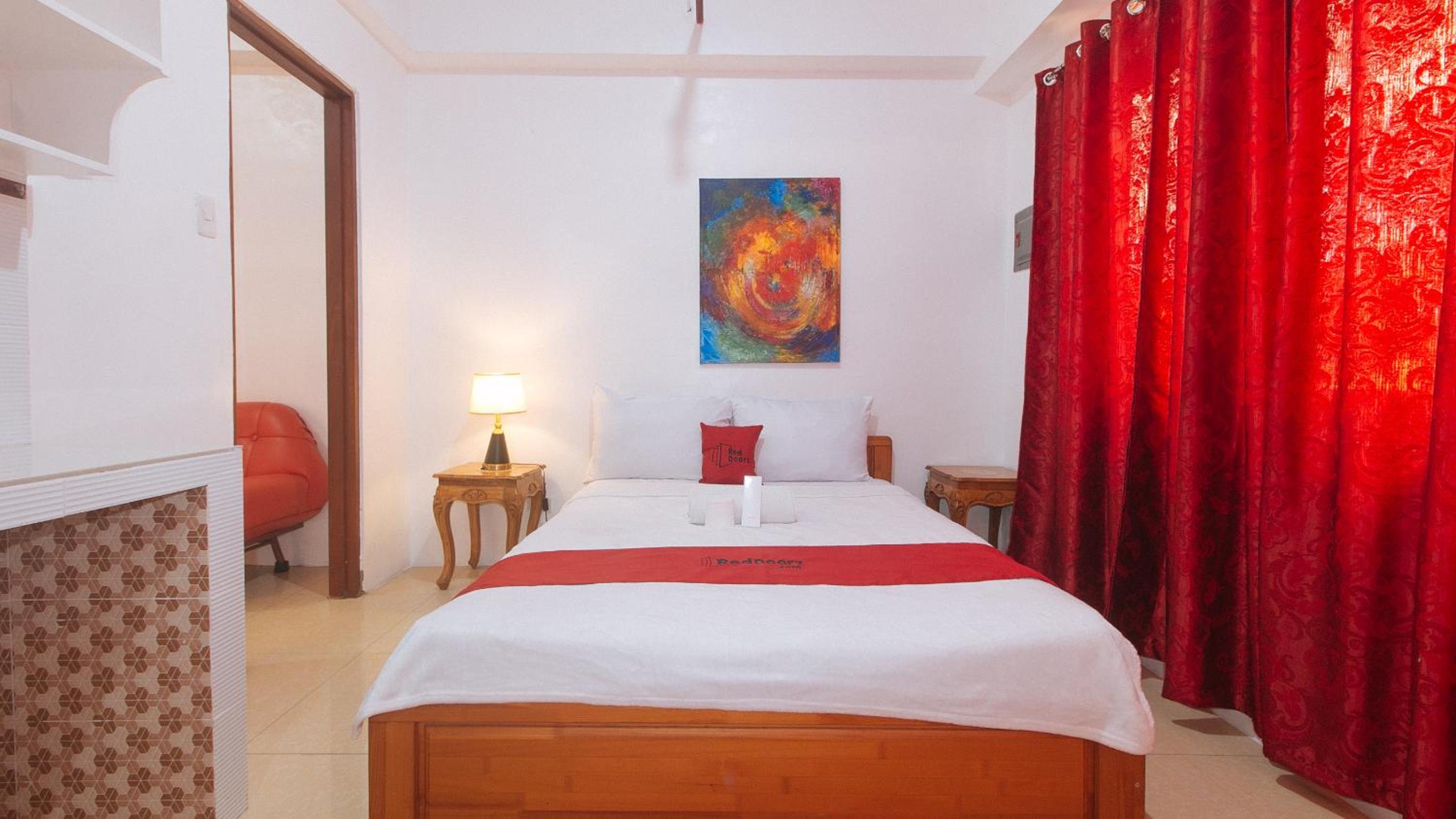 Deluxe Room - Photo 1