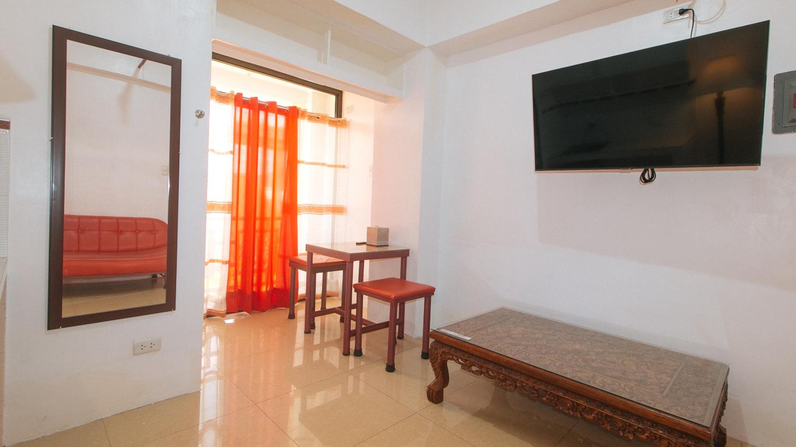 Deluxe Room - Photo 11
