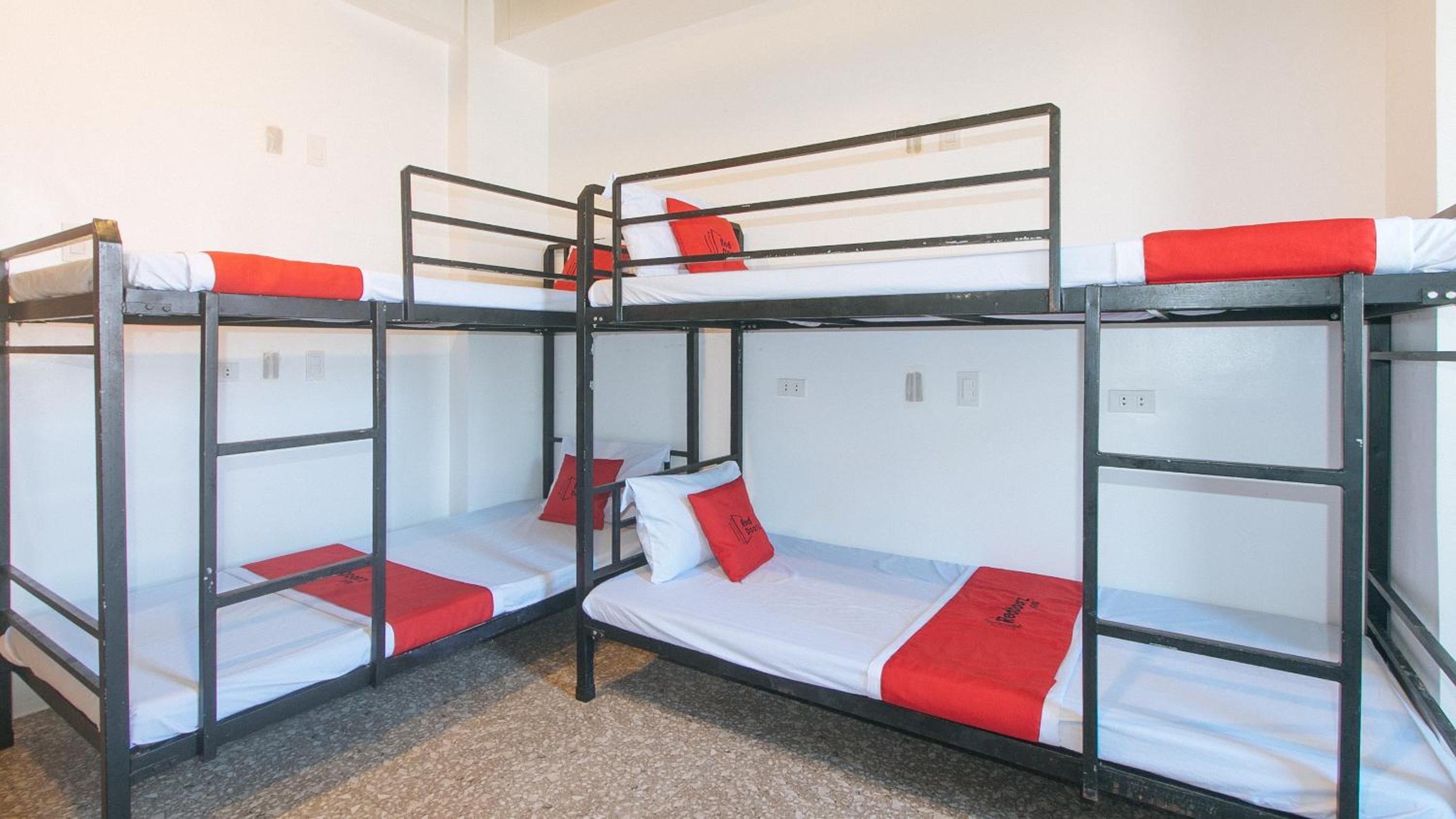 Quadruple Room - Photo 4