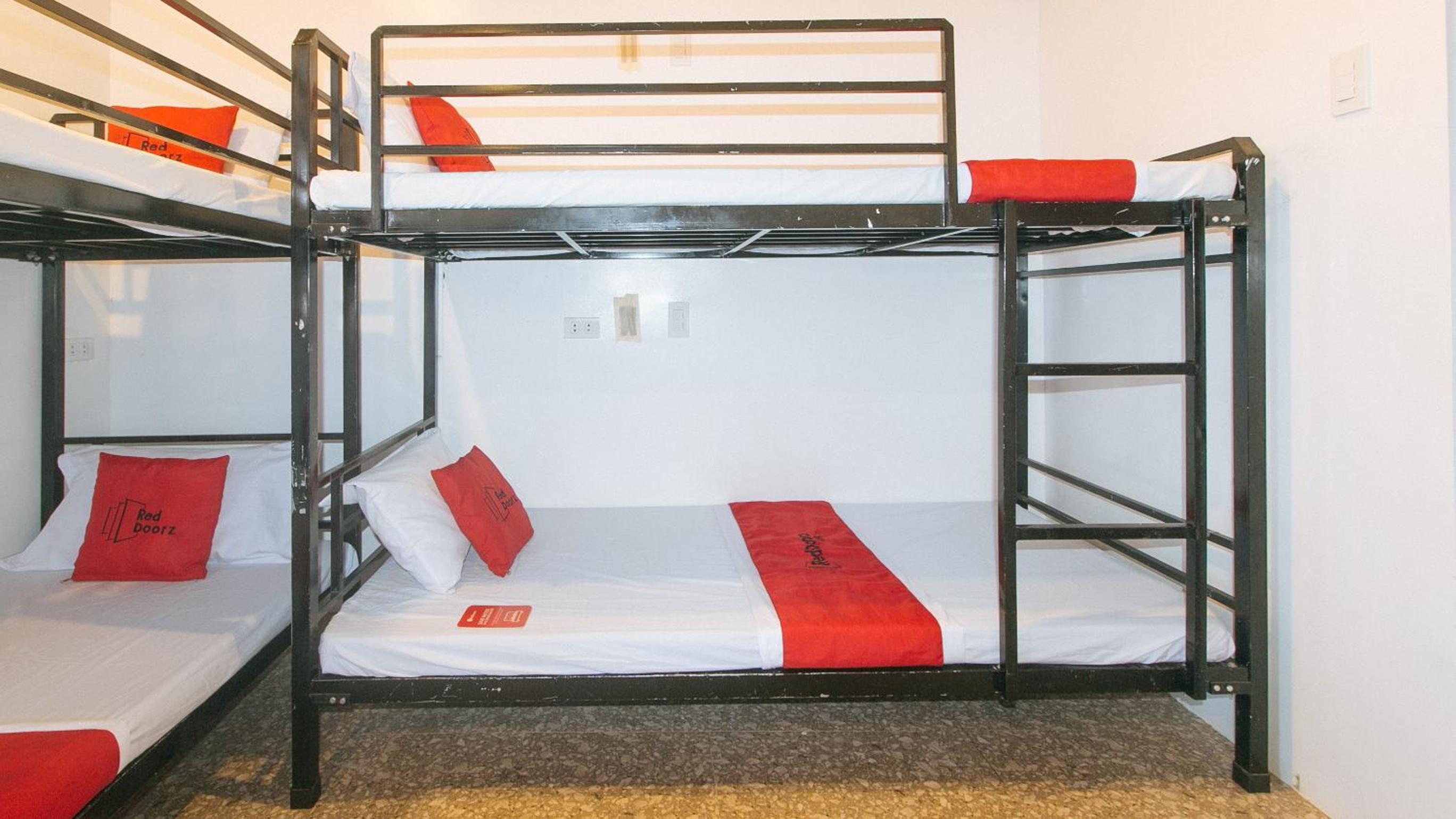 Quadruple Room - Photo 6