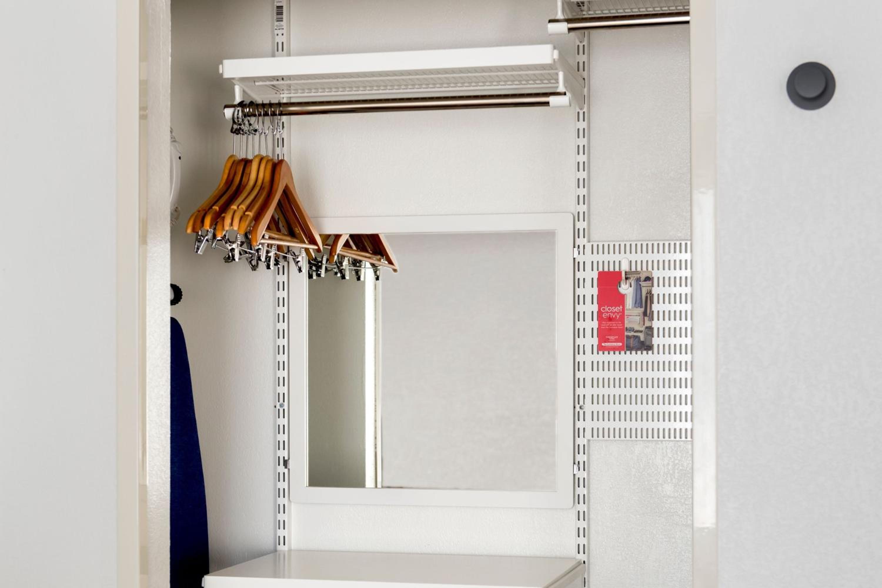 King Studio with Sofa Bed - Photo 4