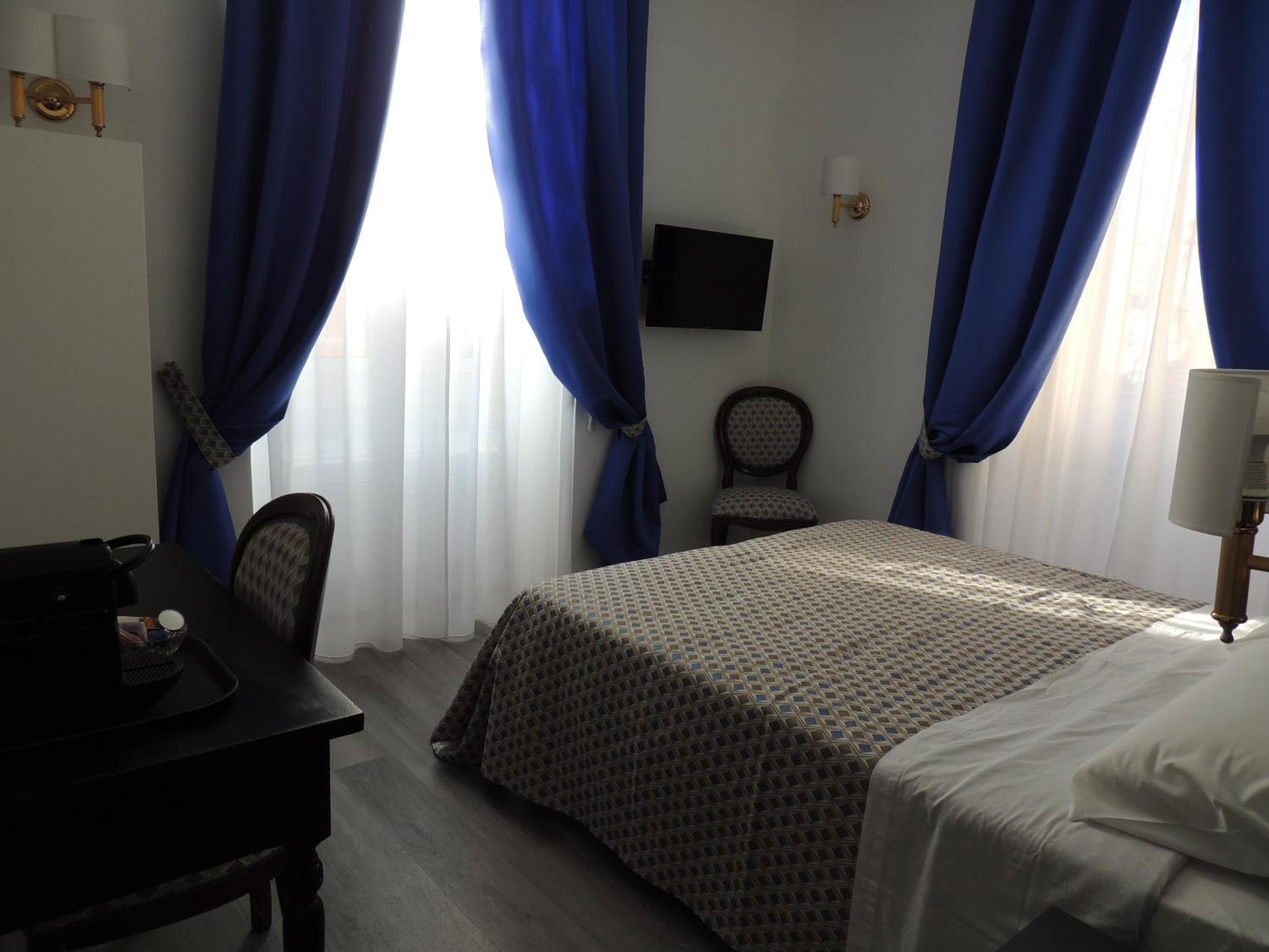 Superior Triple Room photo 2