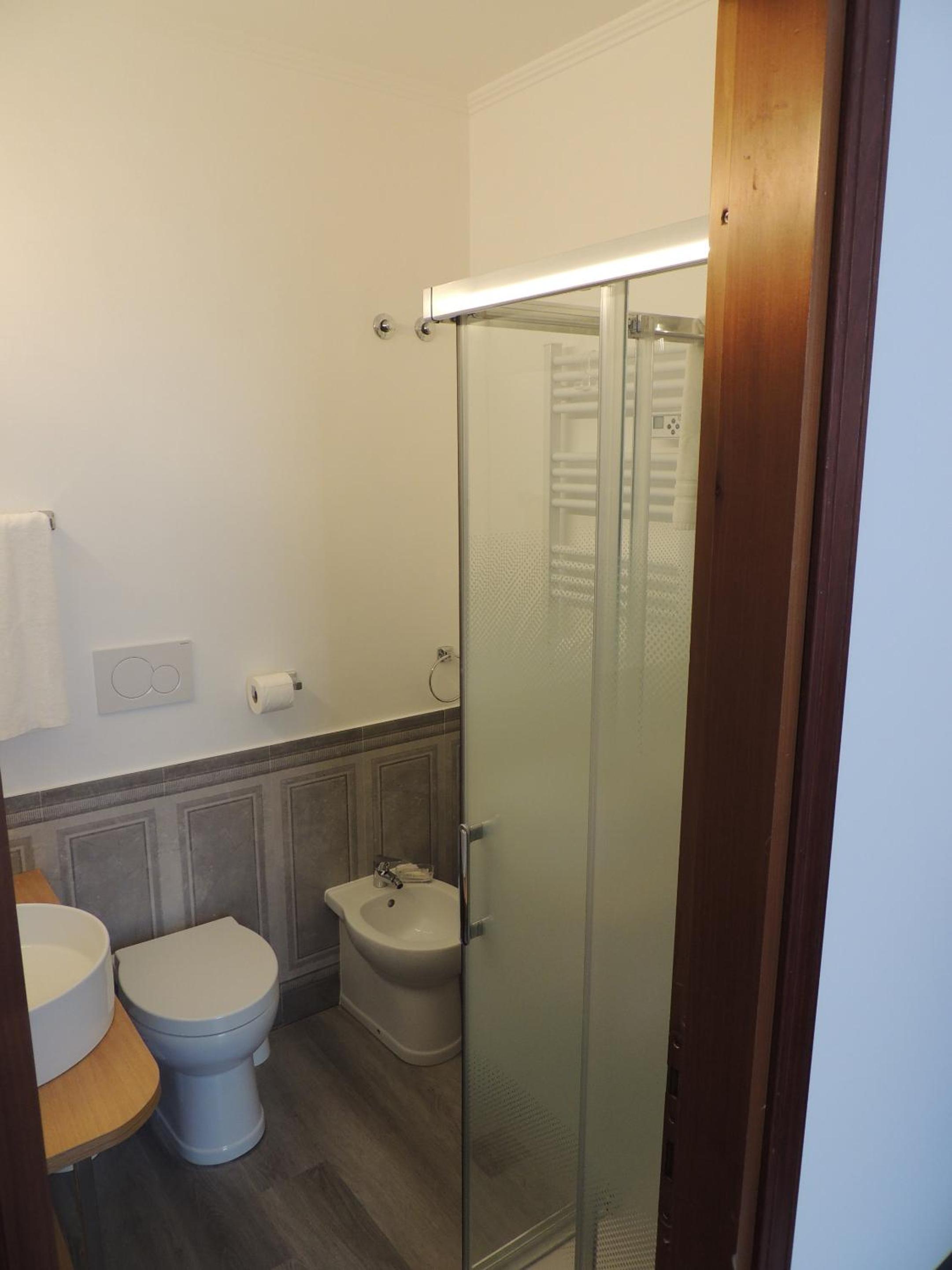 Double Room with Private Bathroom photo 3