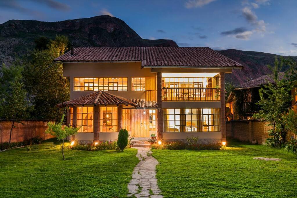 Four-Bedroom House photo 1