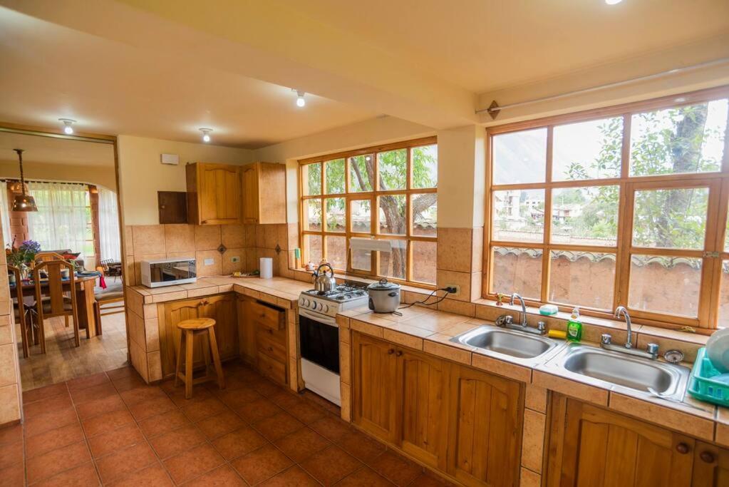 Four-Bedroom House photo 2