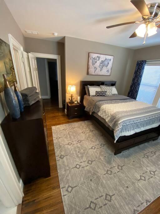 Three-Bedroom House photo 3