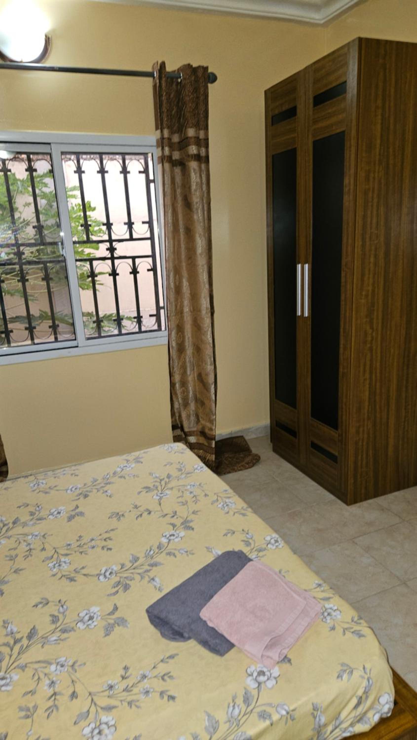 Three-Bedroom House photo 3
