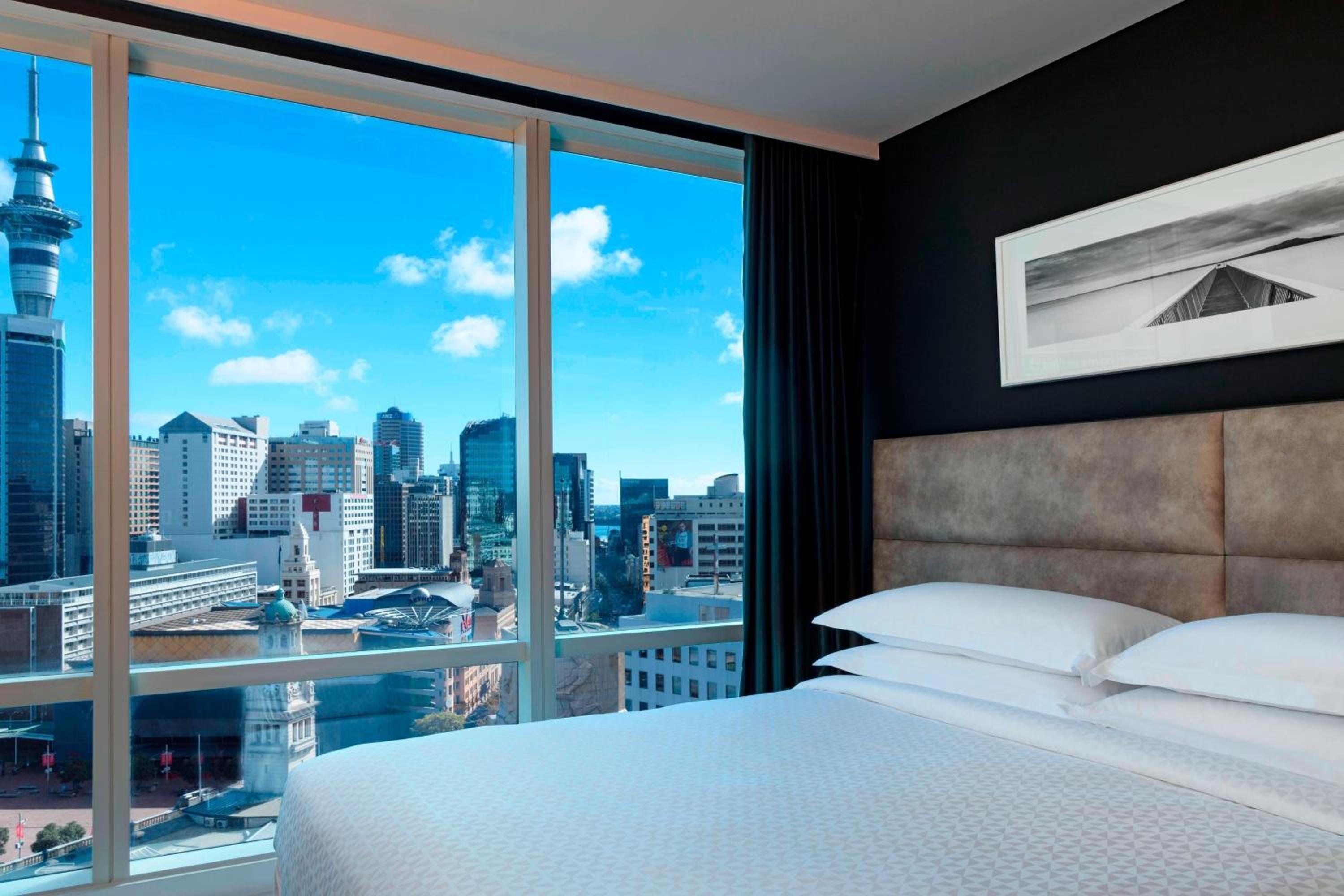 Superior Sky Tower Room with King Bed photo 2