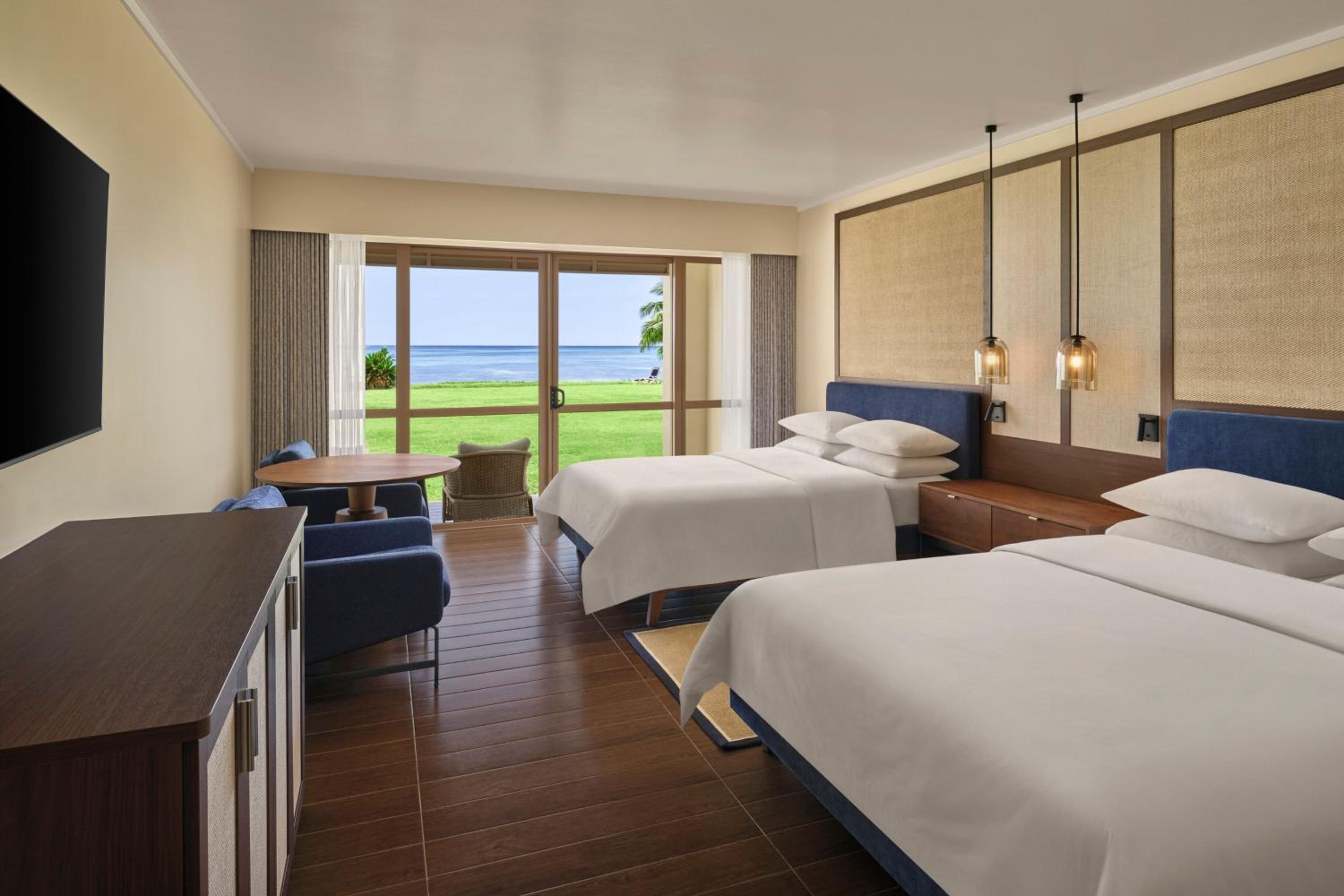 Two Queen Room with Oceanfront View photo 3