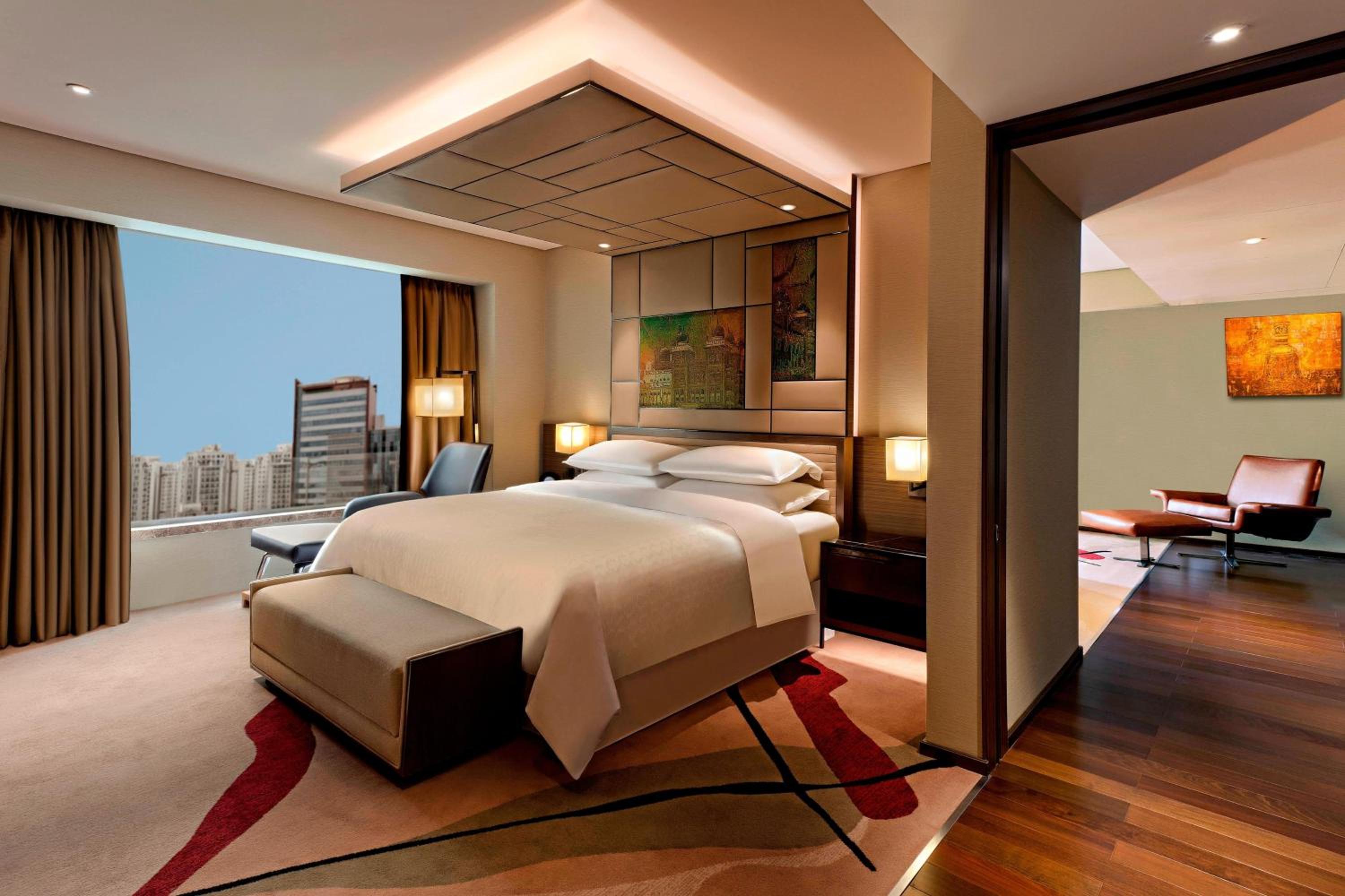 Executive Suite with Club Lounge Access - Photo 6