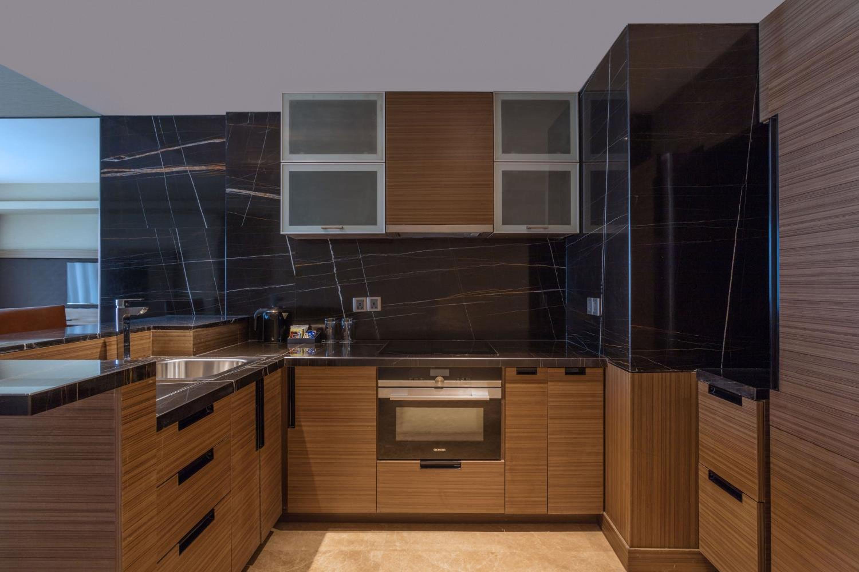Junior Kitchenette Suite with Club lounge access - Photo 6