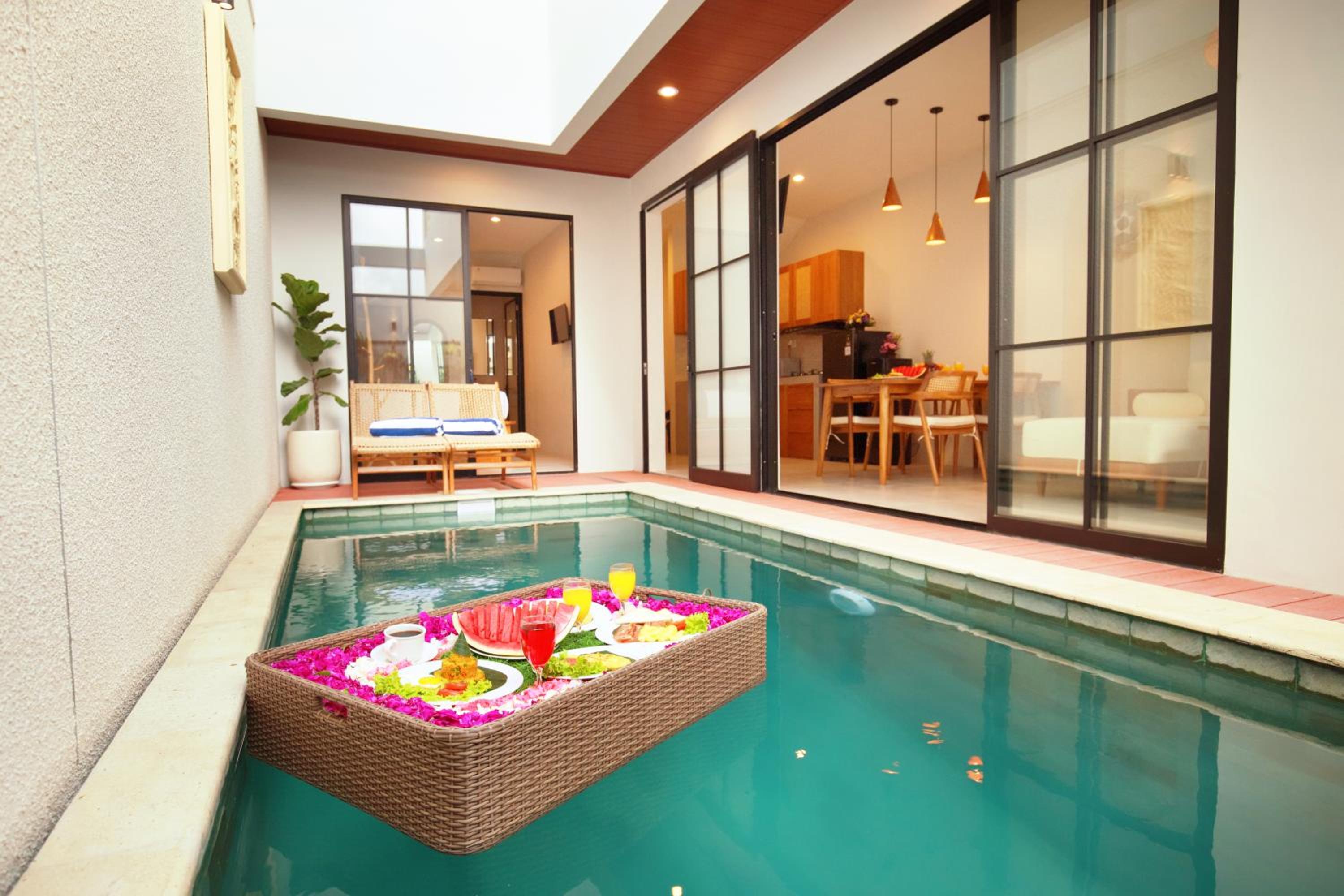 Three-Bedroom Villa photo 1