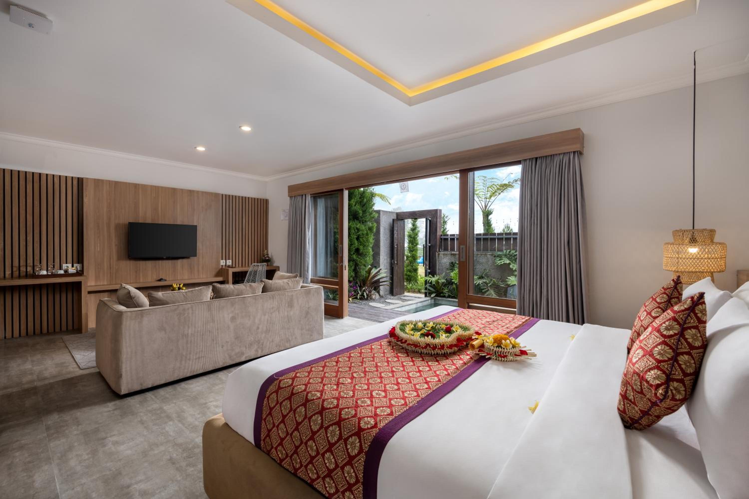One Bedroom Private Heated Pool Villa