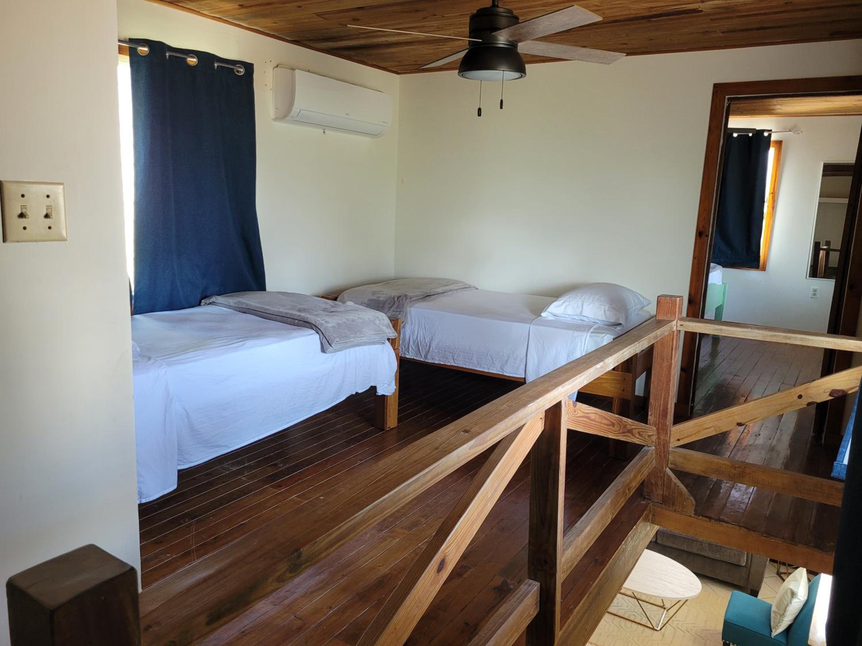 Apartment - Split Level photo 2