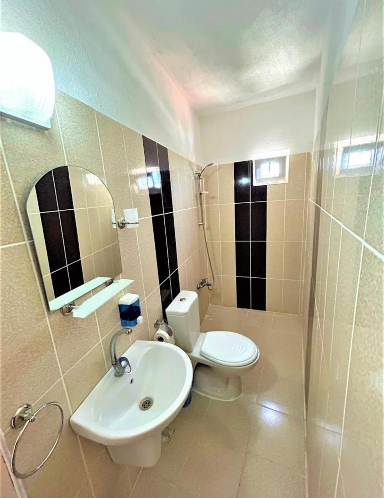 Standard Double or Twin Room - Photo 2