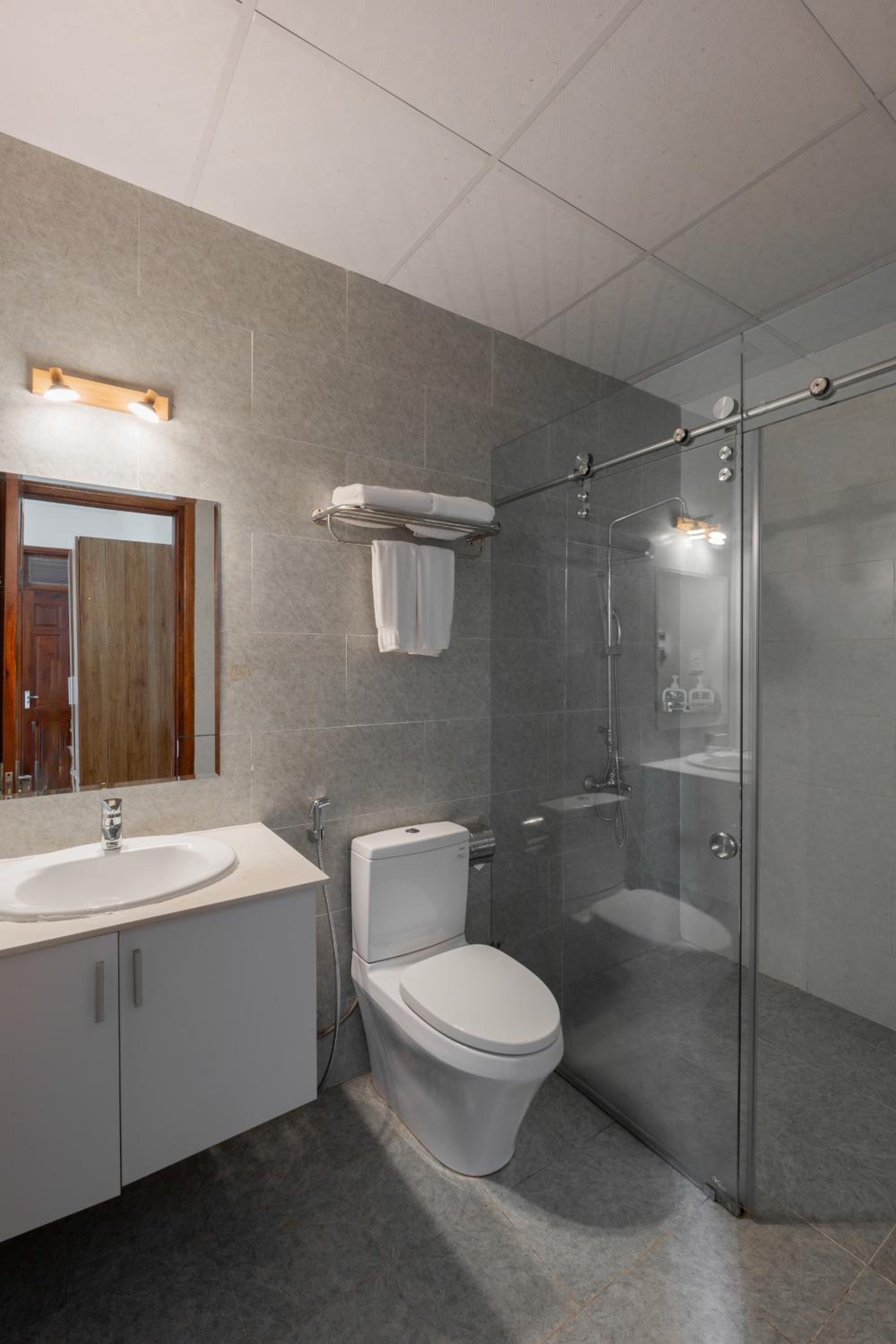 Standard Double Room - Photo 22