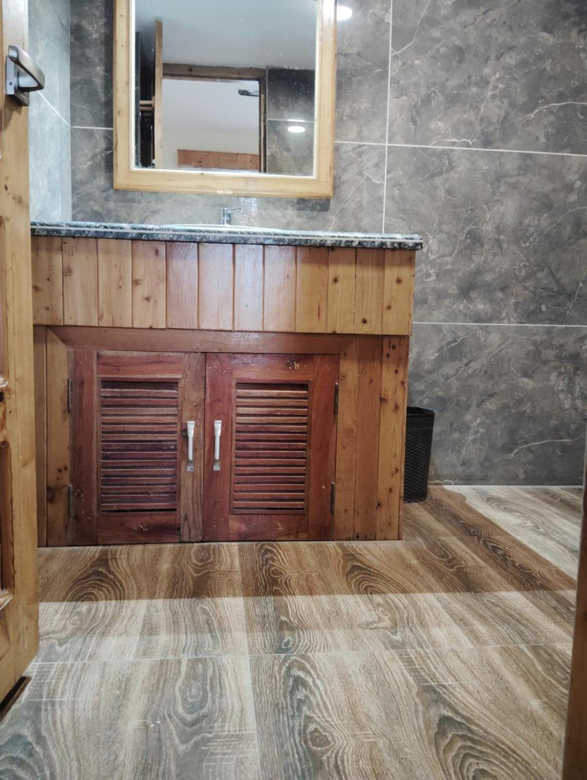 Deluxe Double Room with Balcony photo 3