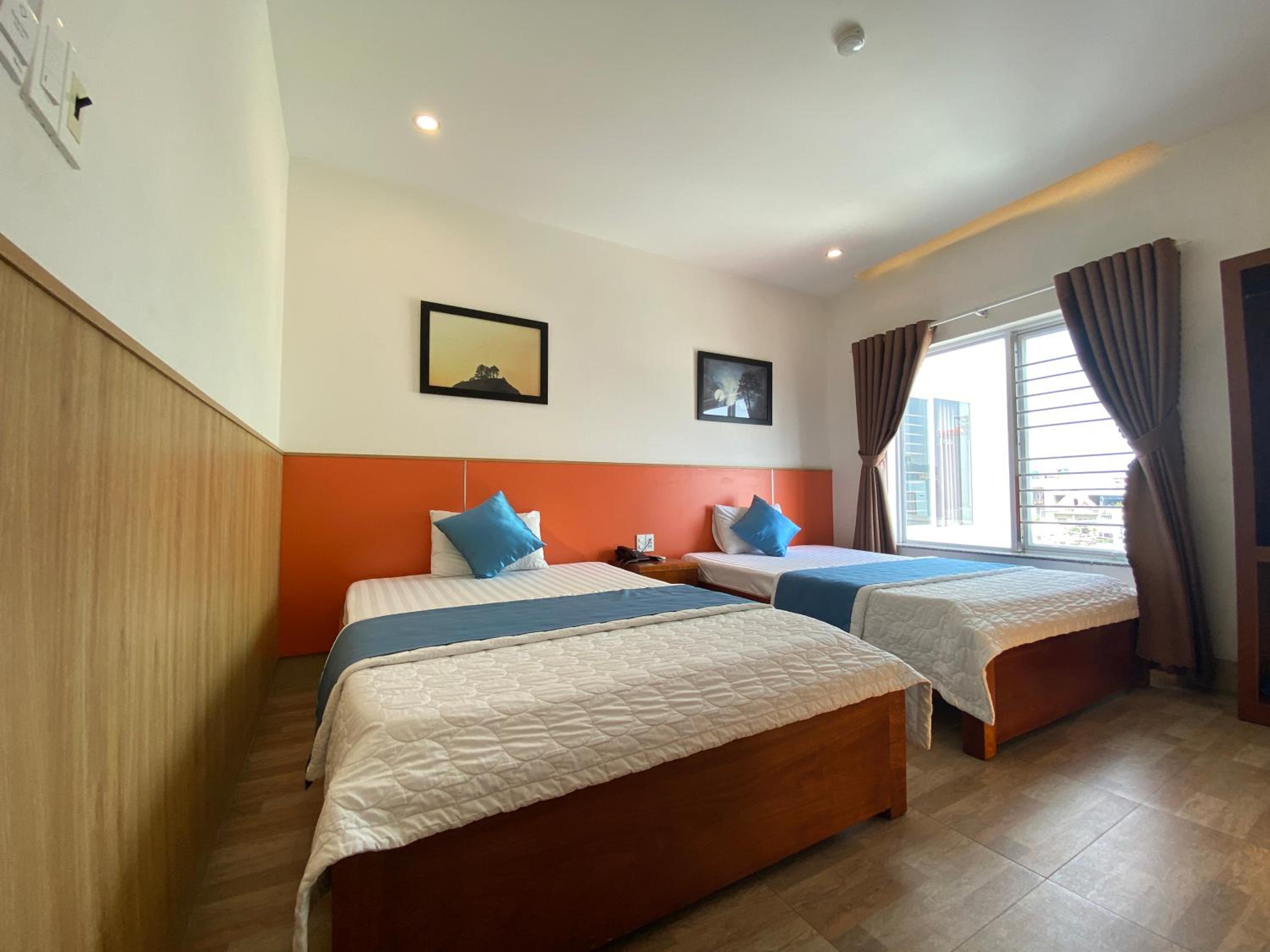 Twin Room with City View