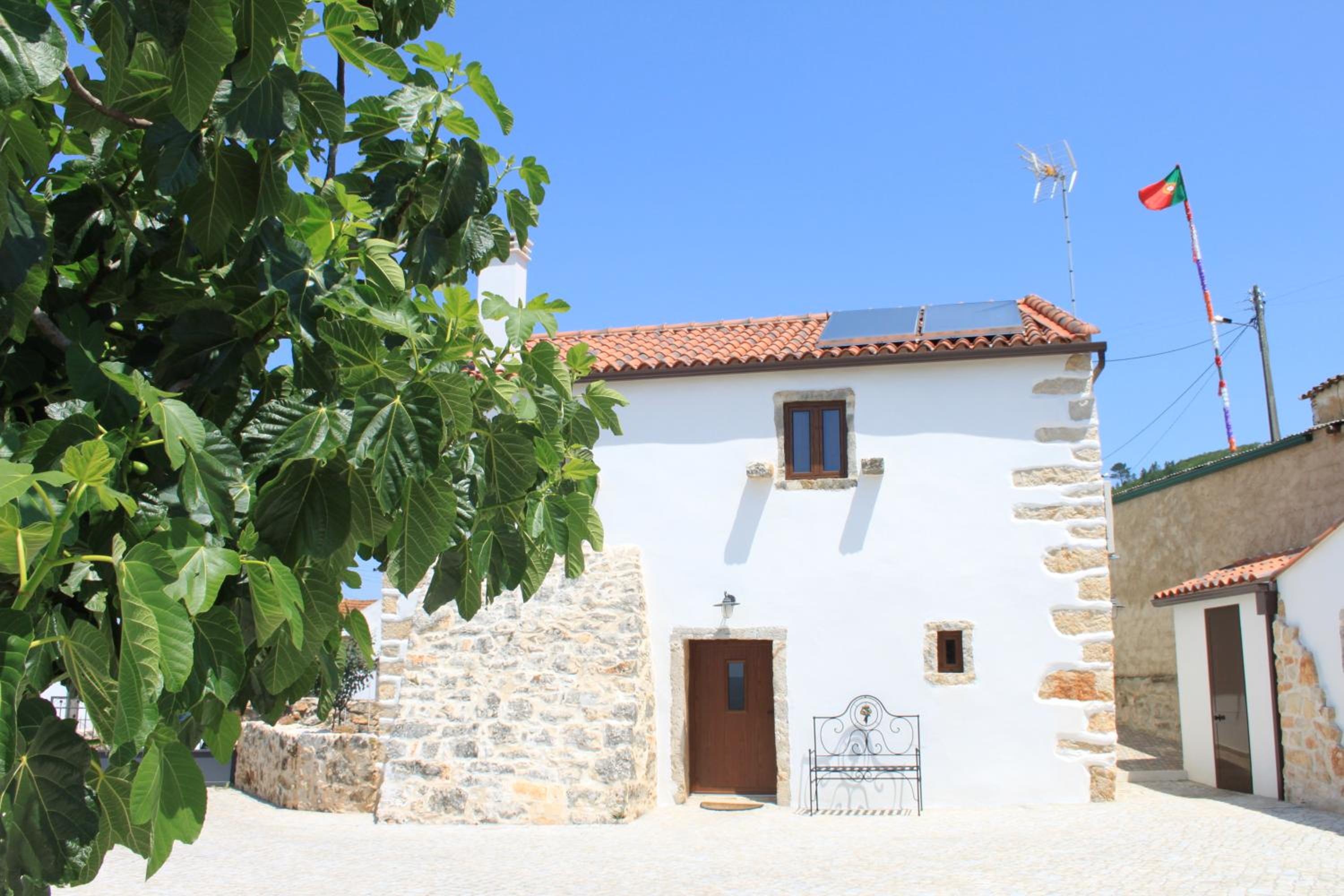 Two-Bedroom House - Photo 17