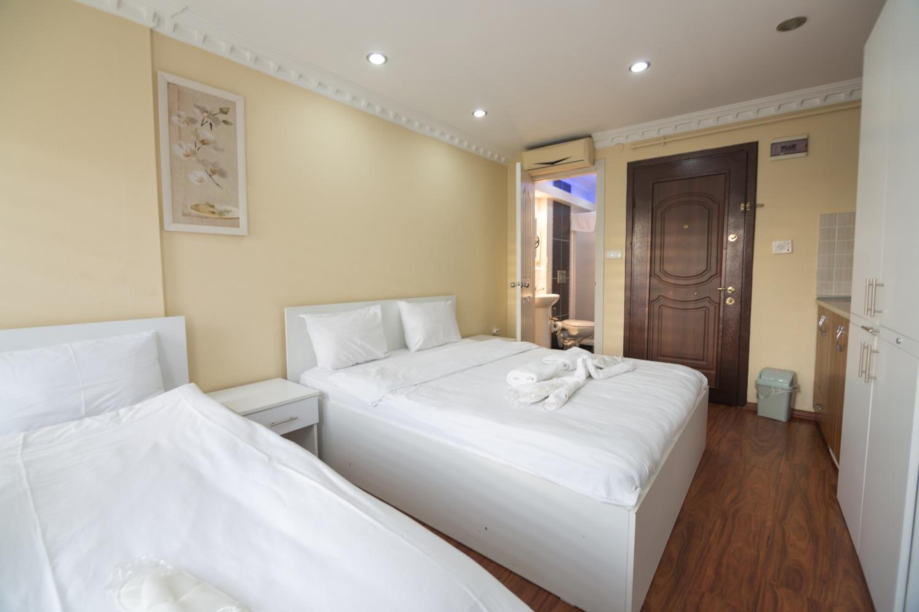 Standard Triple Room photo 3