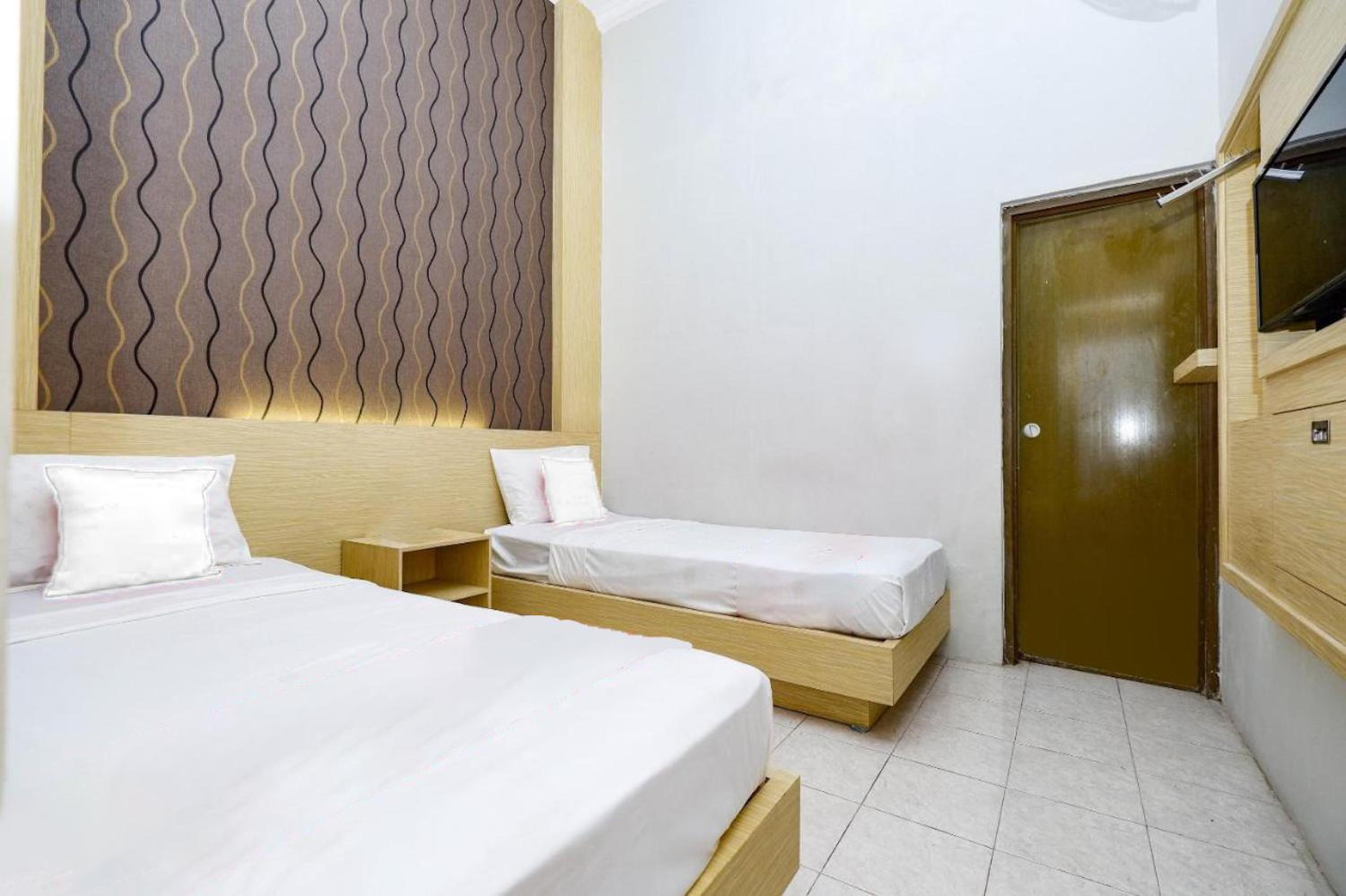 Standard Twin Room photo 2