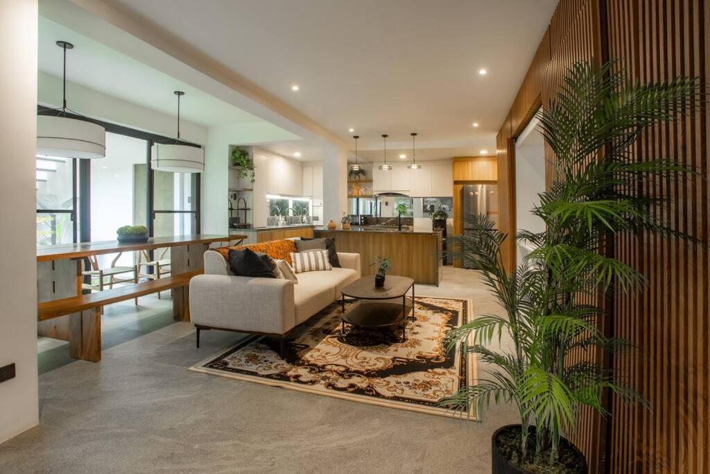 Three-Bedroom Villa photo 1