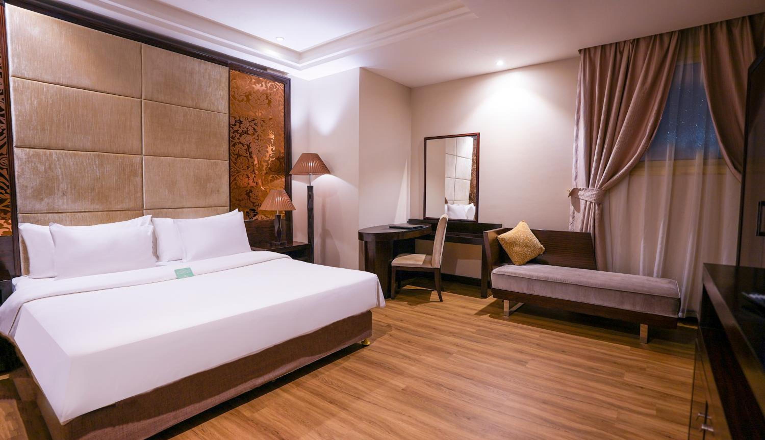Two-Bedroom Suite - Photo 7