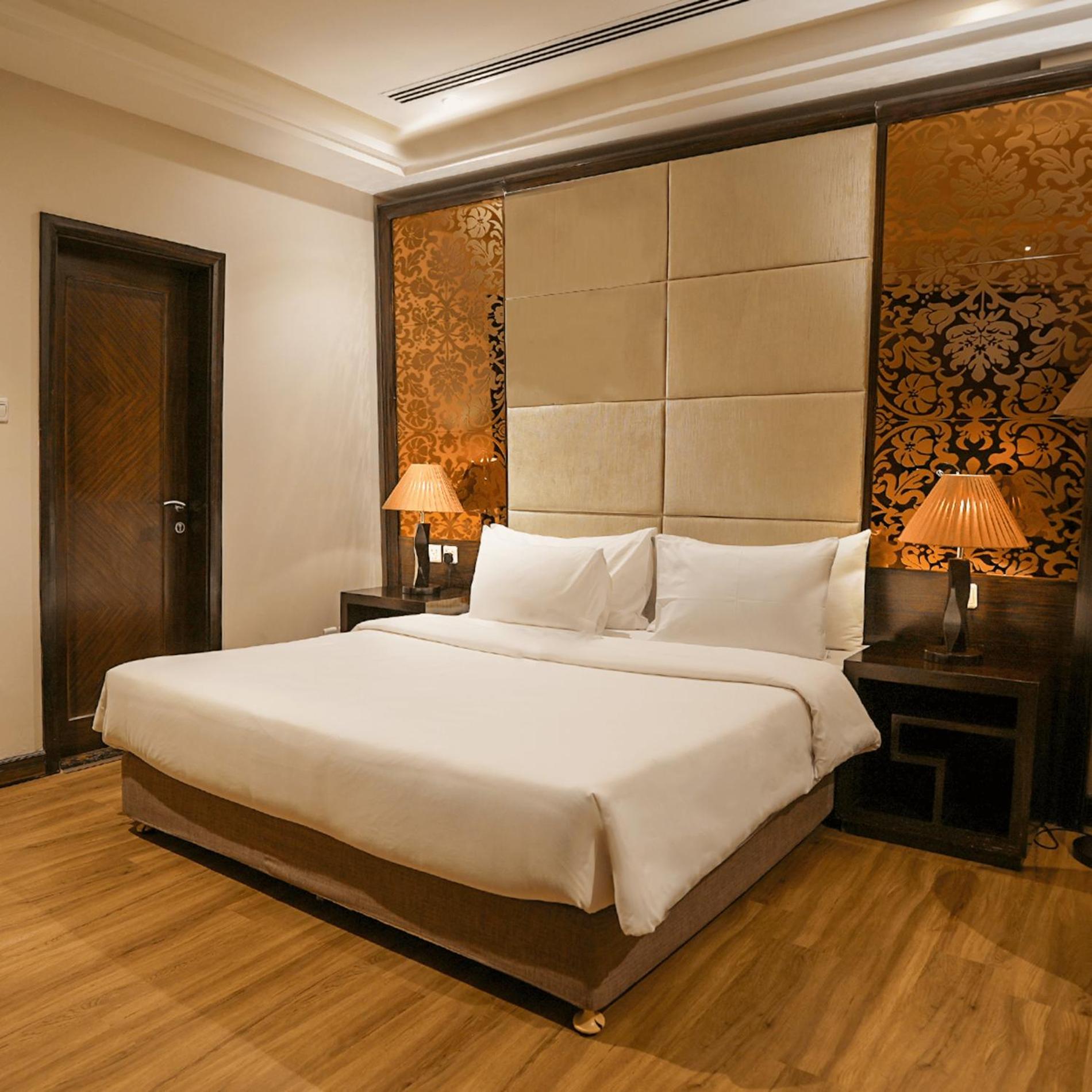 Two-Bedroom Suite - Photo 8