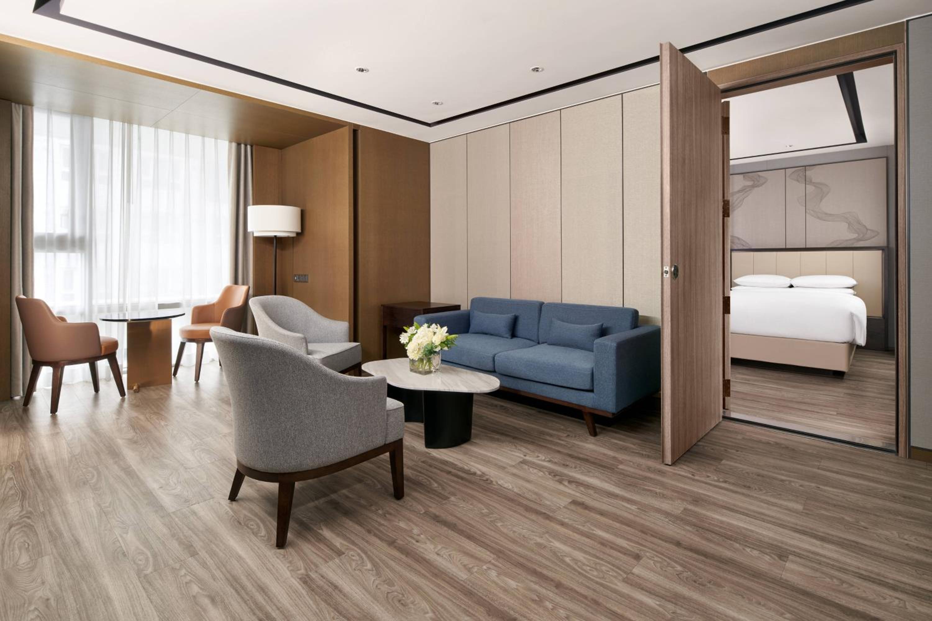 One-Bedroom Executive King Suite - Club Lounge Access