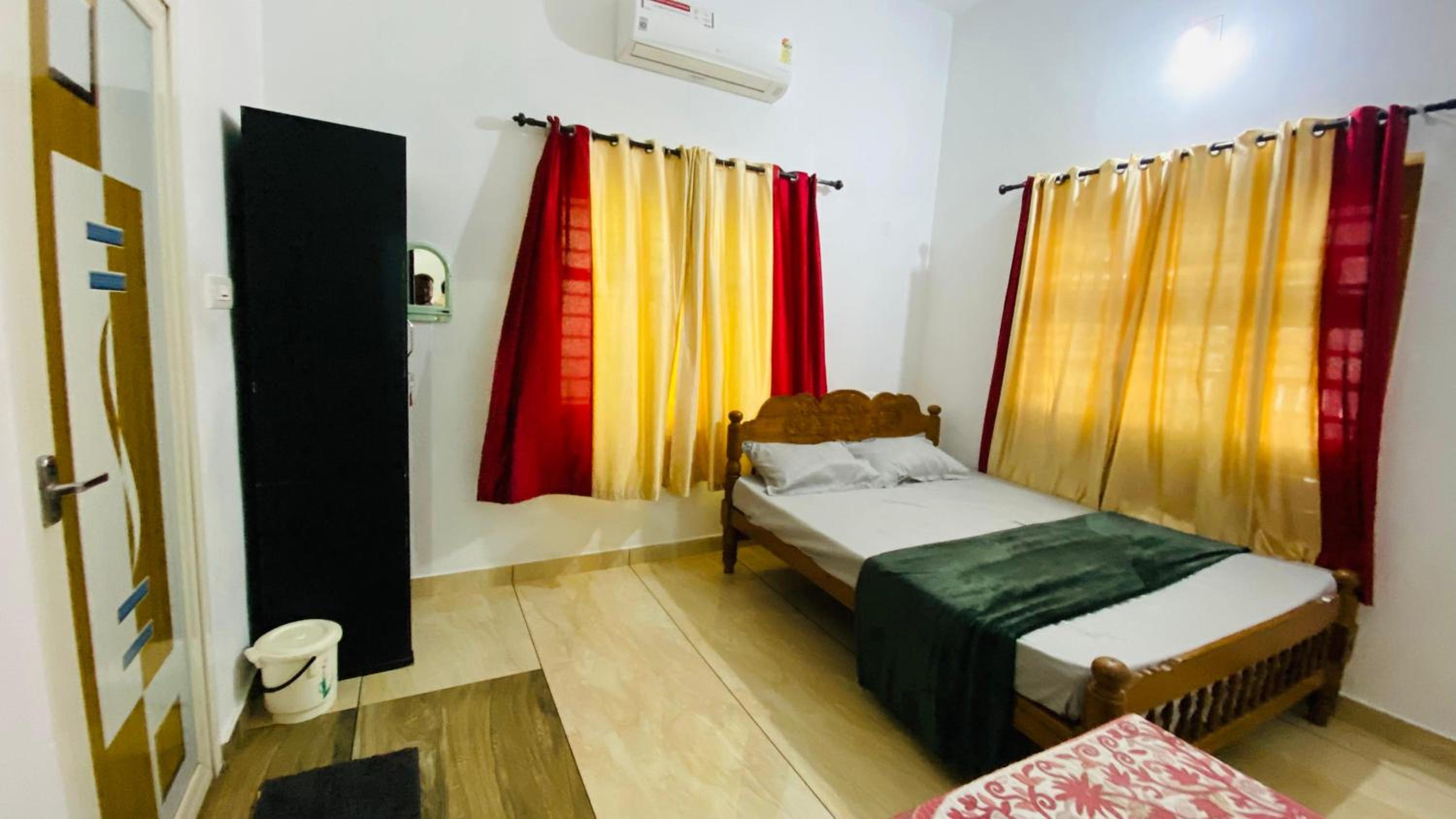 Deluxe Double or Twin Room photo 2