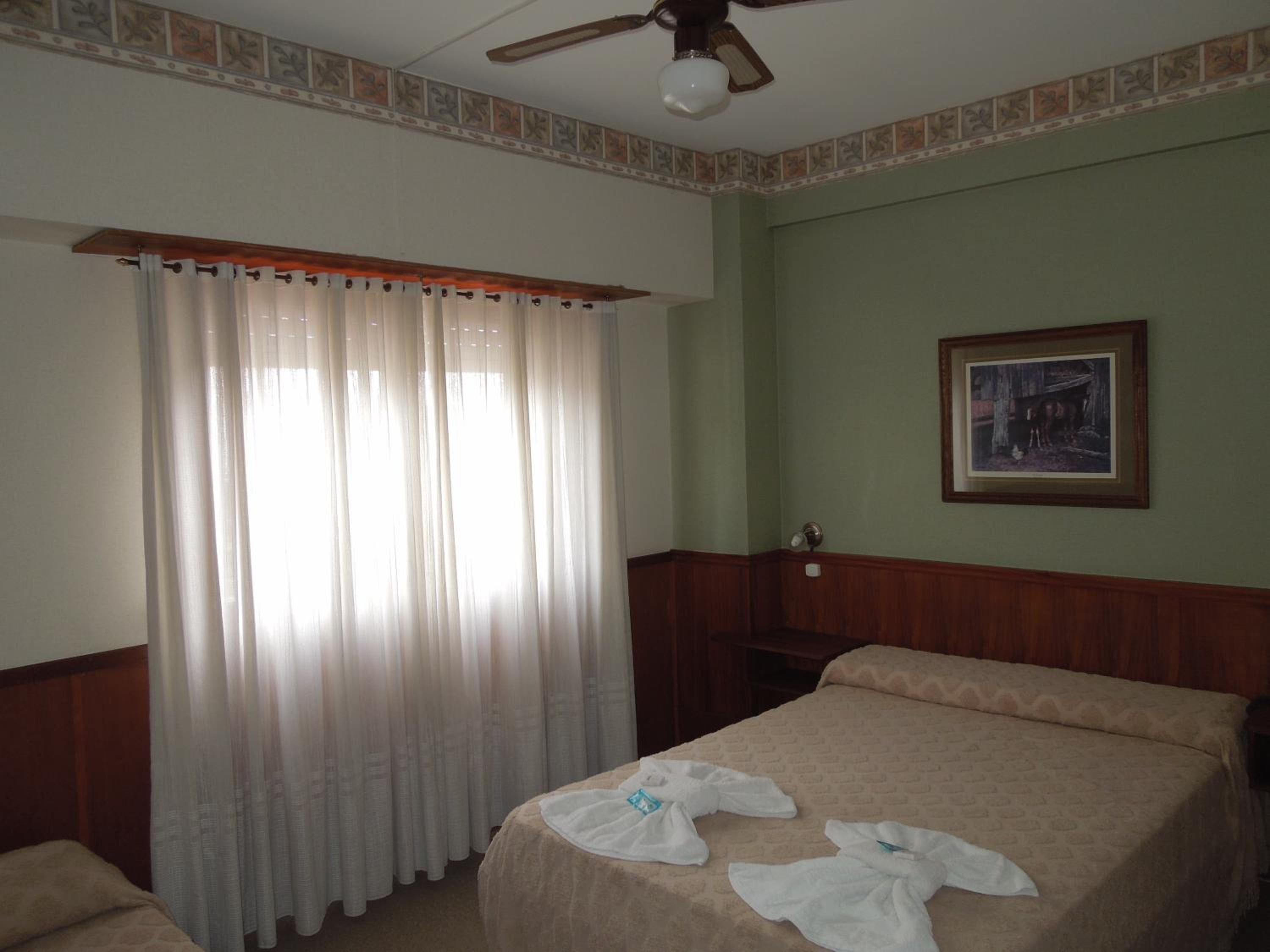 Basic Triple Room photo 3