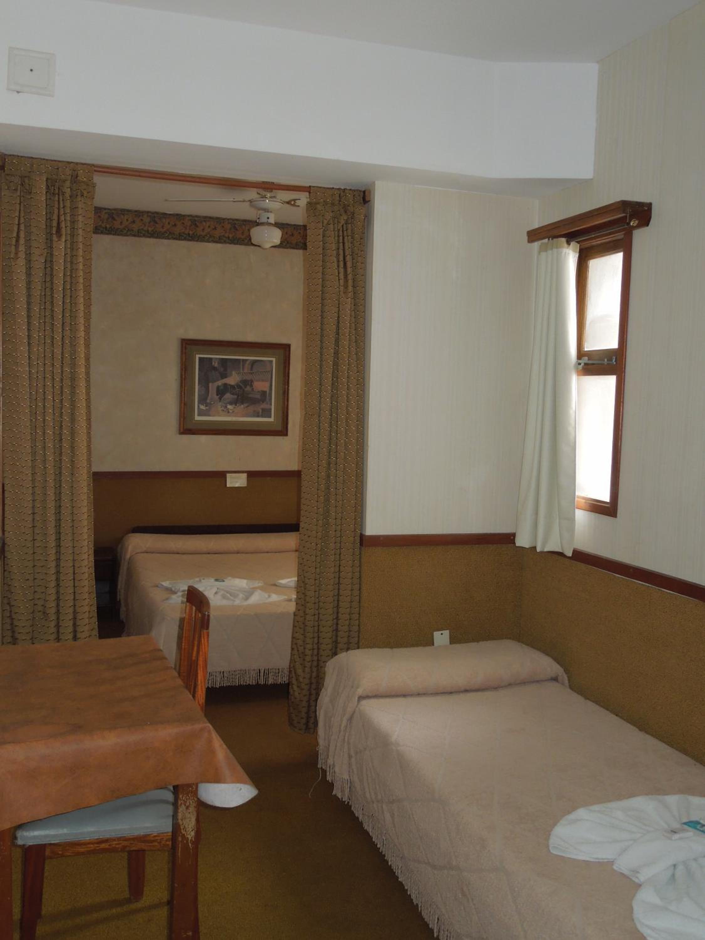 Basic Triple Room photo 2