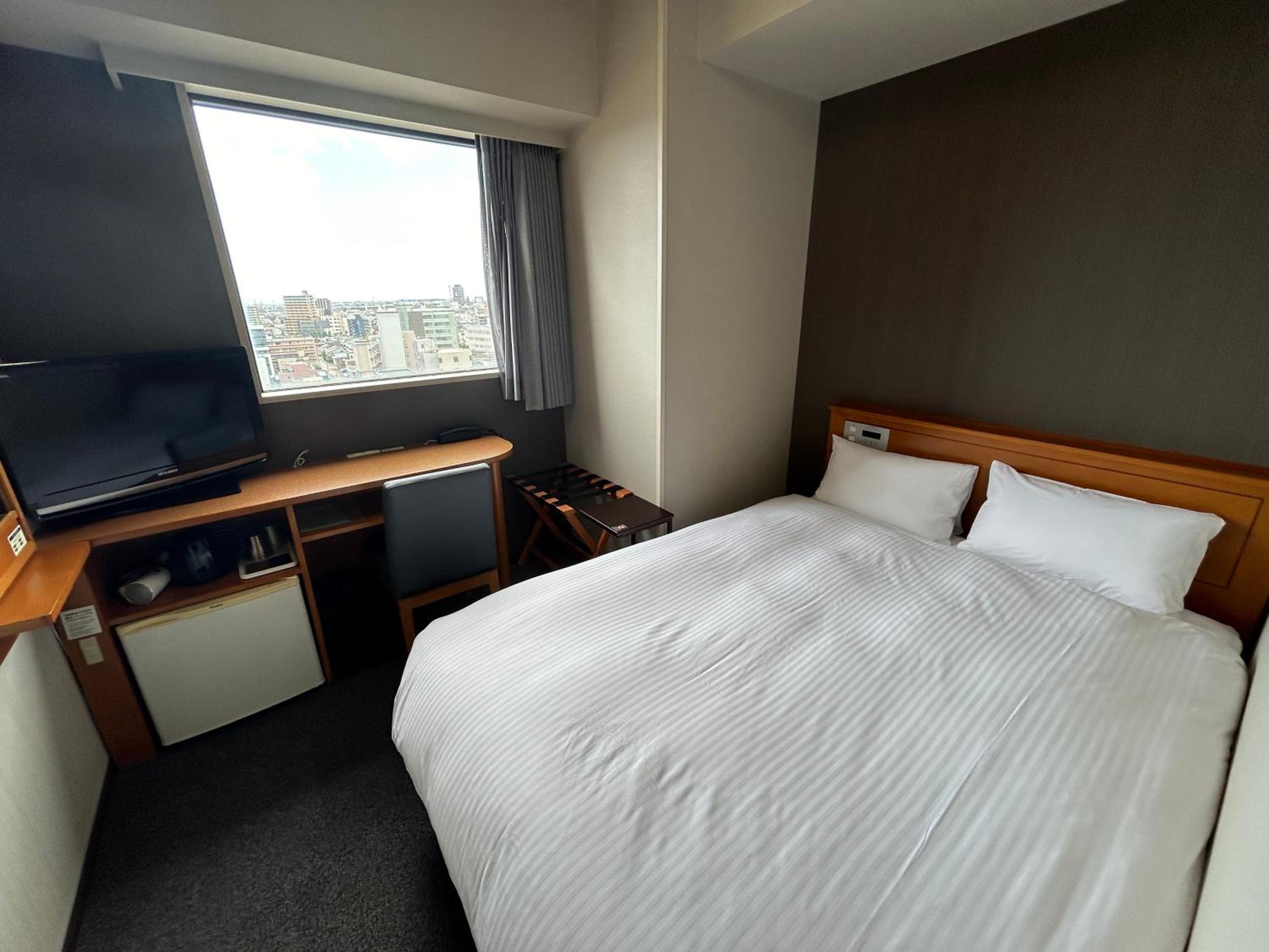 Double Room with Small Double Bed - Smoking - Photo 1