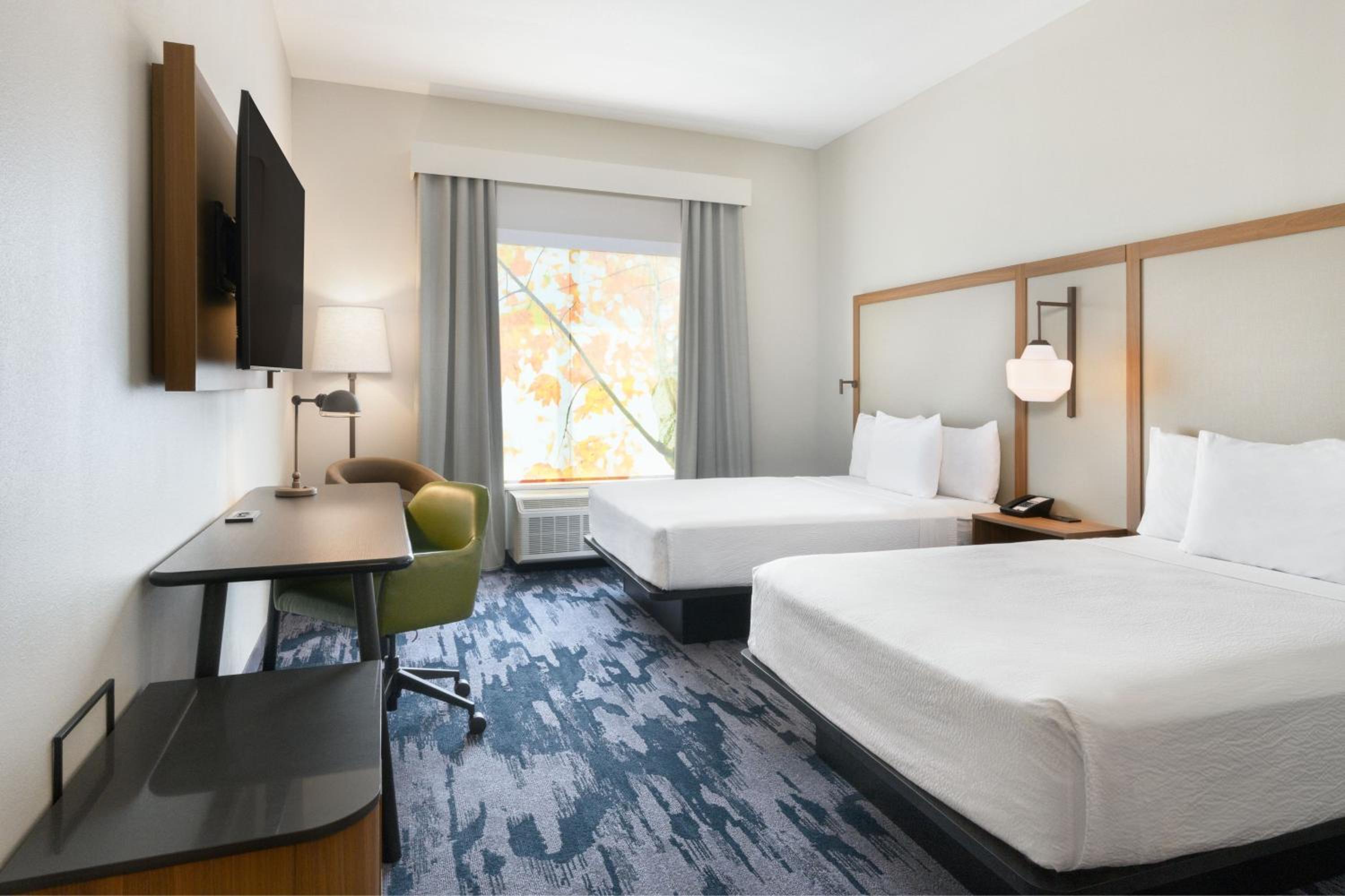 Queen Room with Two Queen Beds - Hearing Accessible