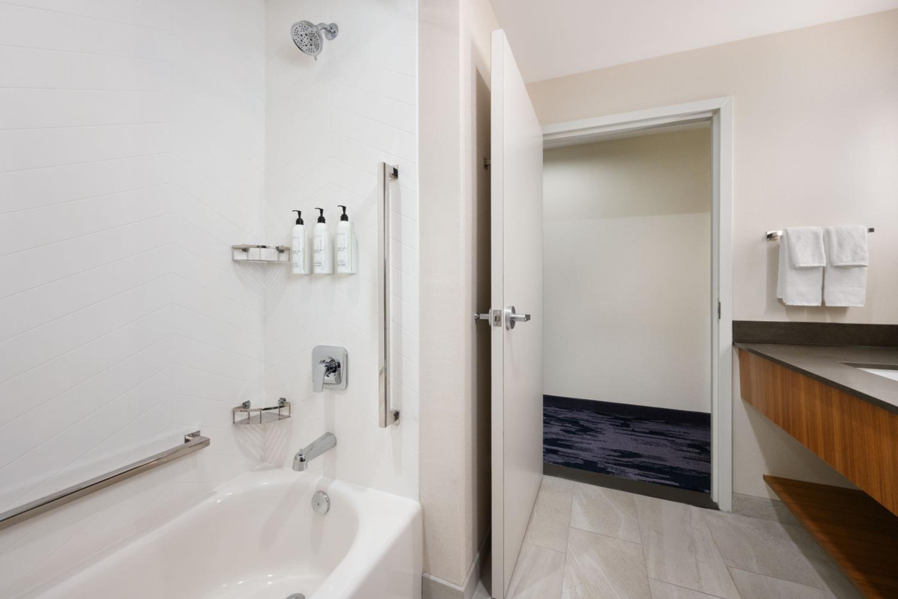 Queen Suite with Two Queen Beds and Sofa Bed - Hearing Accessible