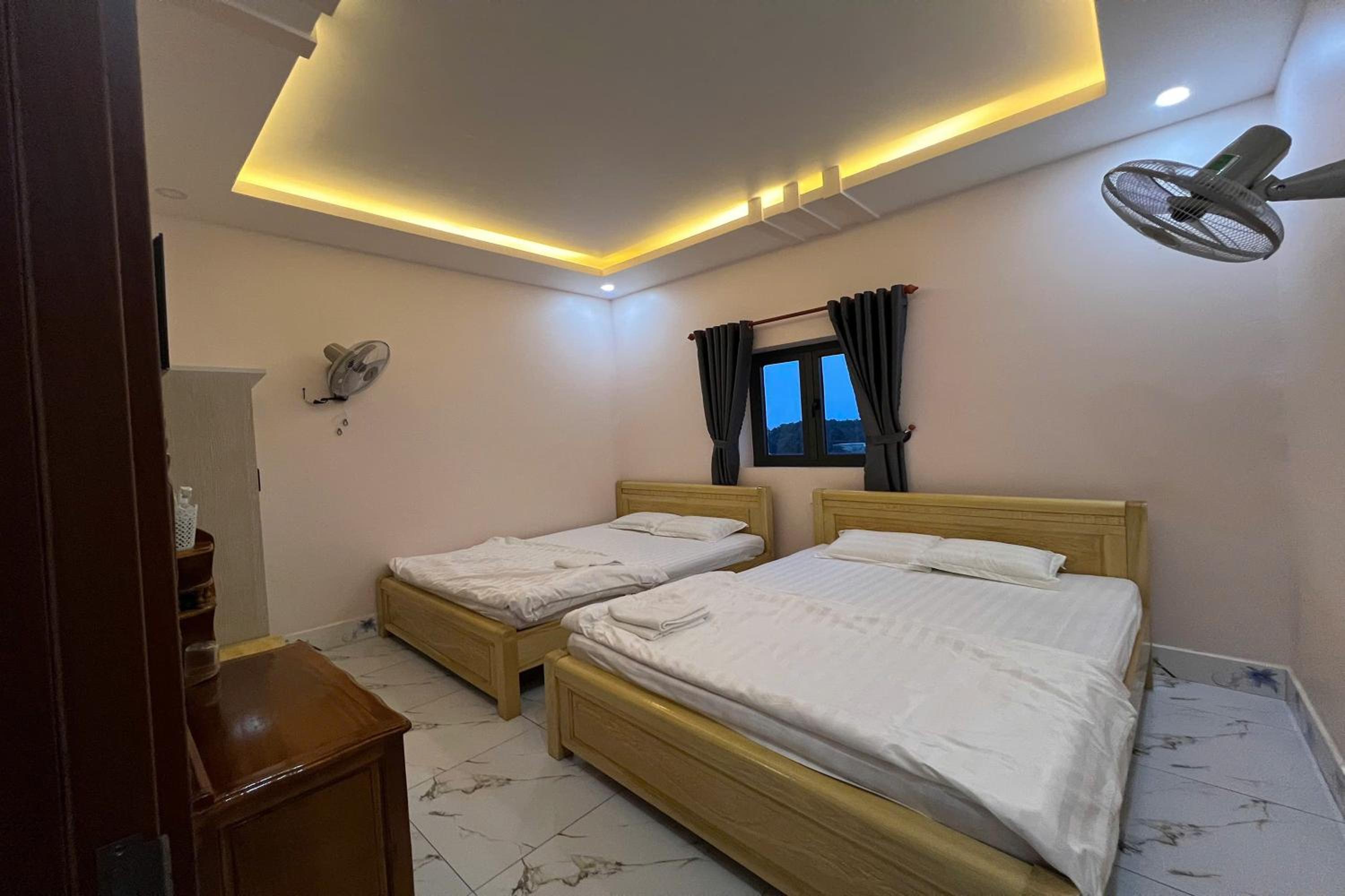 Quadruple Room - Photo 1
