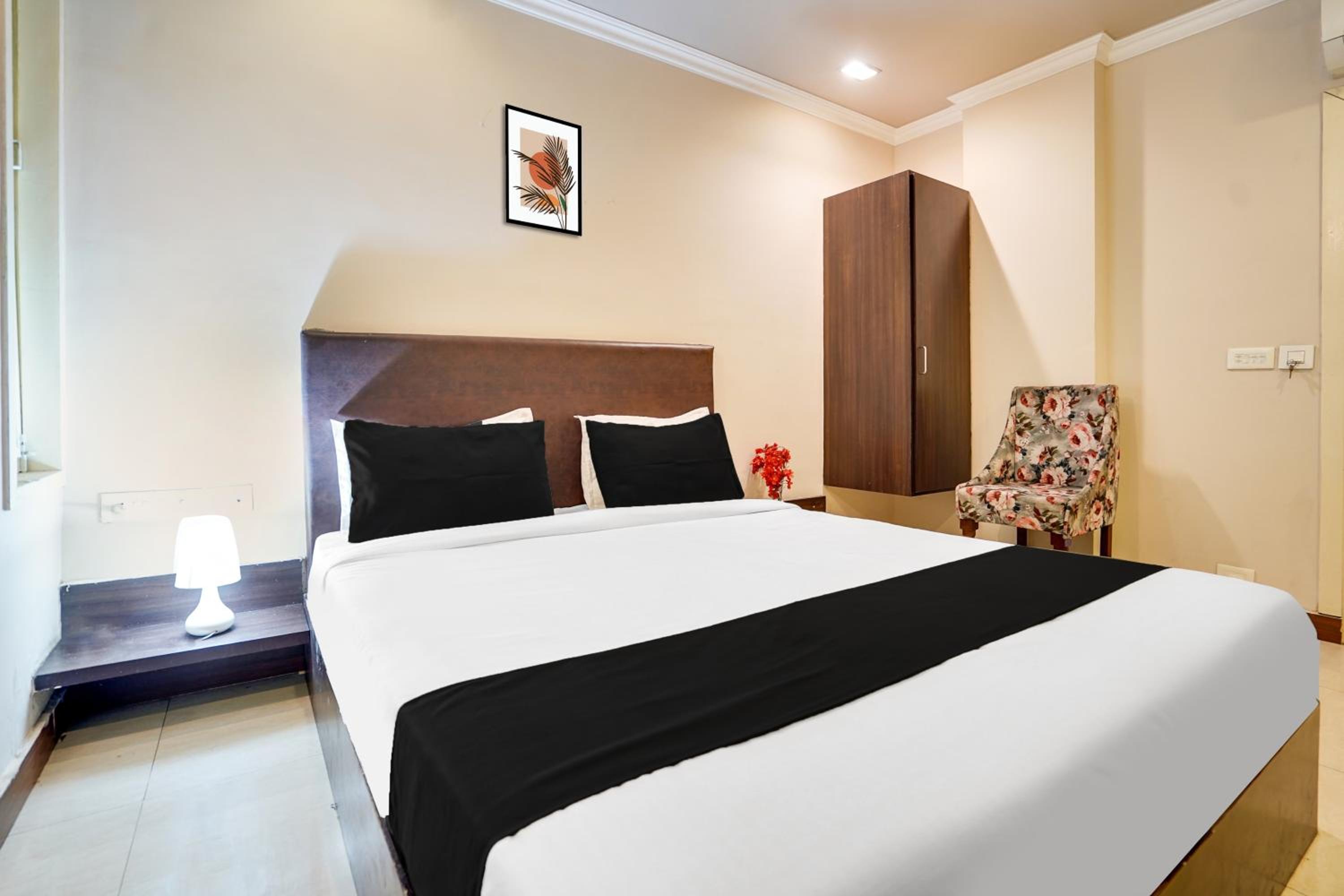 Classic Triple Room - Photo 11